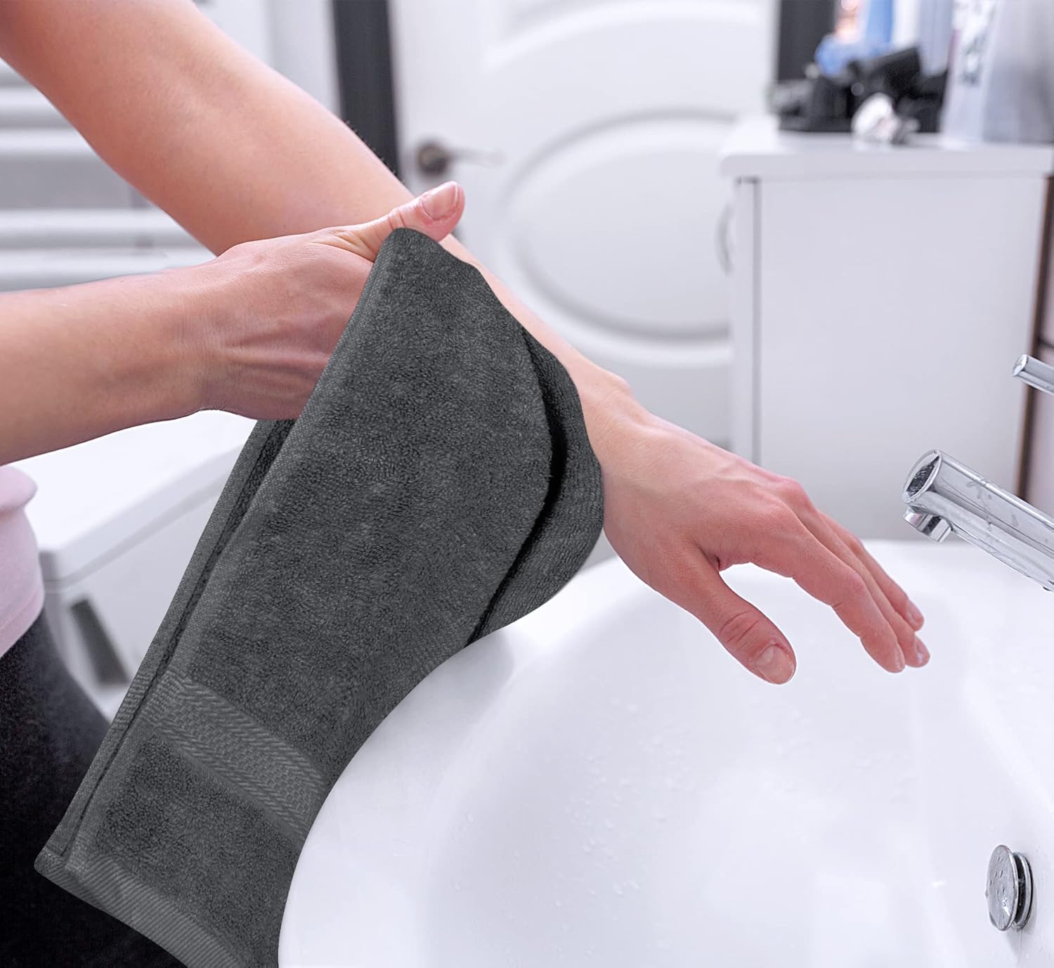 Utopia Towels Lavish – Juego de toallas de baño de 21.16 ozm (2 toallas de baño, 2 toallas de mano, 4 toallas faciales) con 1 bata de baño de forro