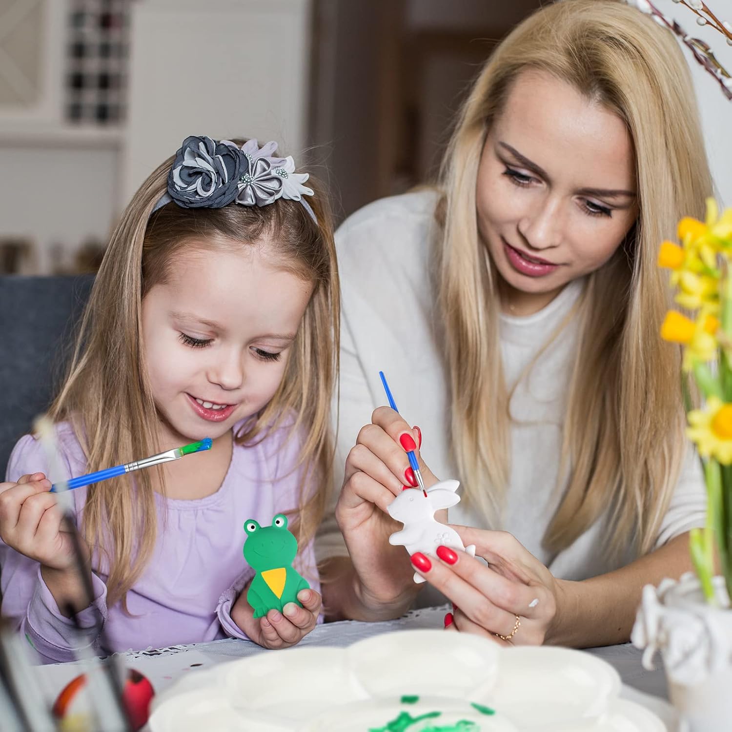 Juego de 12 juegos de arte y manualidades para niños, sin pintar, figuras de cerámica para pintar tus propias figuras con 12 imanes, 2 pinceles y 1