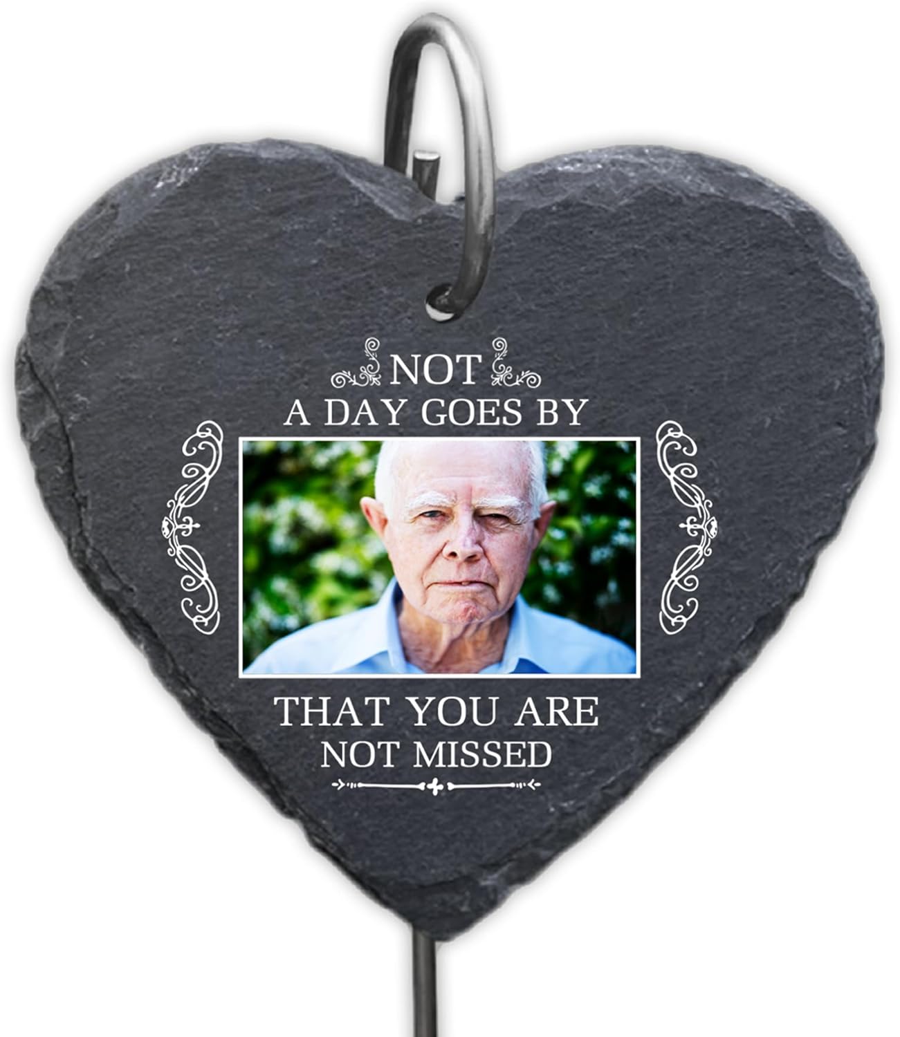 Customizeaf Not A Day Goes By That You Are Not Missed – Pizarra y gancho conmemorativos personalizados para jardín, regalos conmemorativos por la