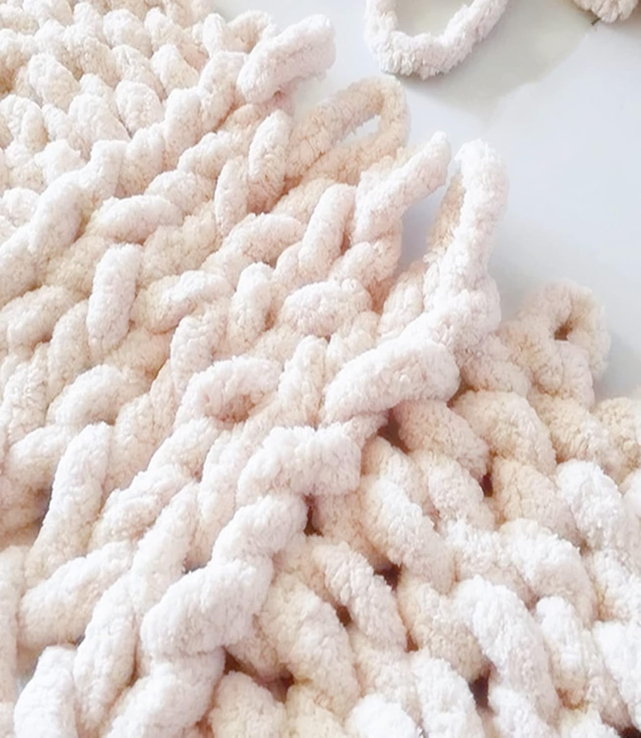 Ovillo de hilo voluminoso para tejer con brazo grueso, 3 libras, color gris y blanco, paquete de 6 unidades, súper suave, grueso, esponjoso, jumbo,