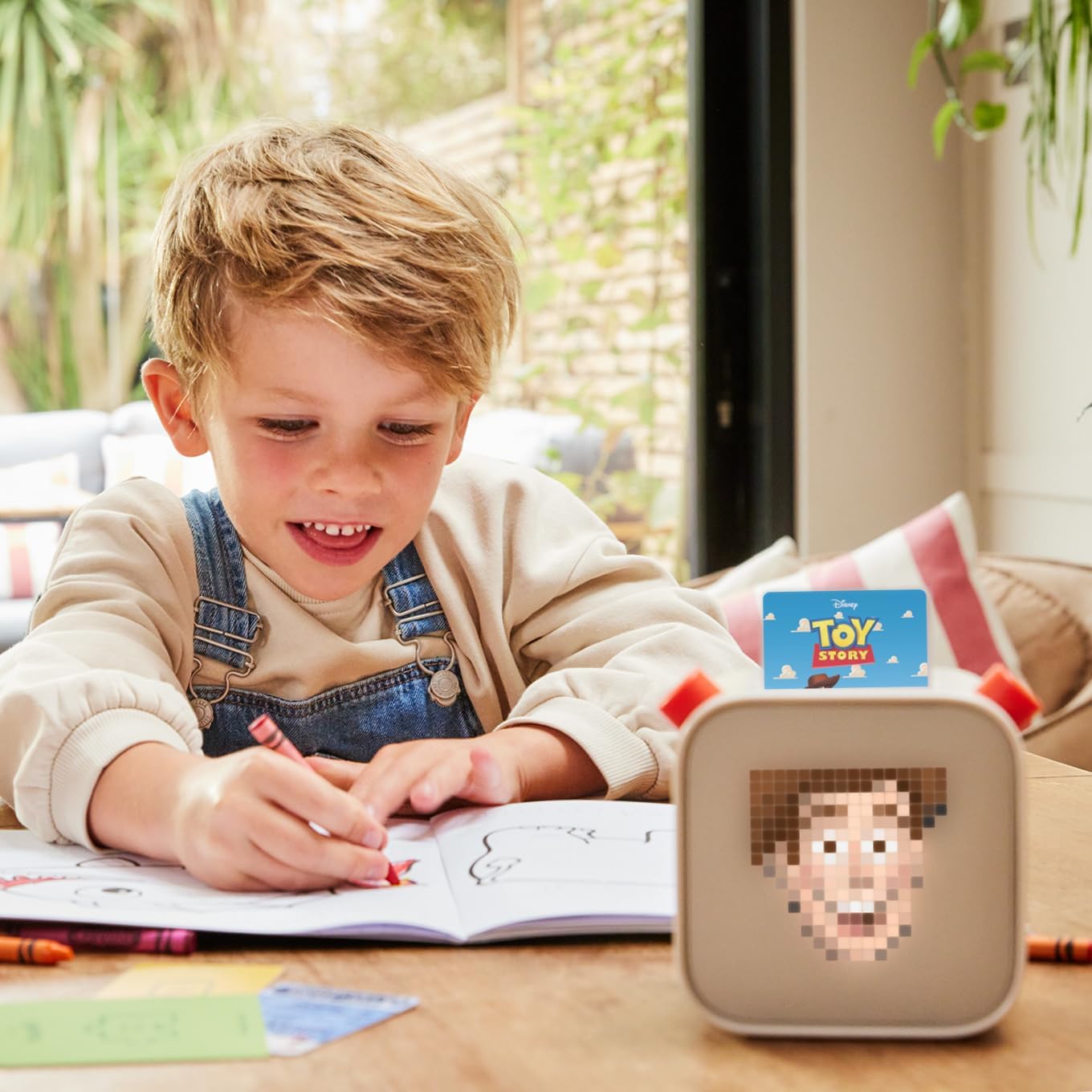 Yoto Reproductor (3 generación) + juego con paquete Peppa  Altavoz de audio Bluetooth para niños, dispositivo todo en 1 sin pantalla que reproduce