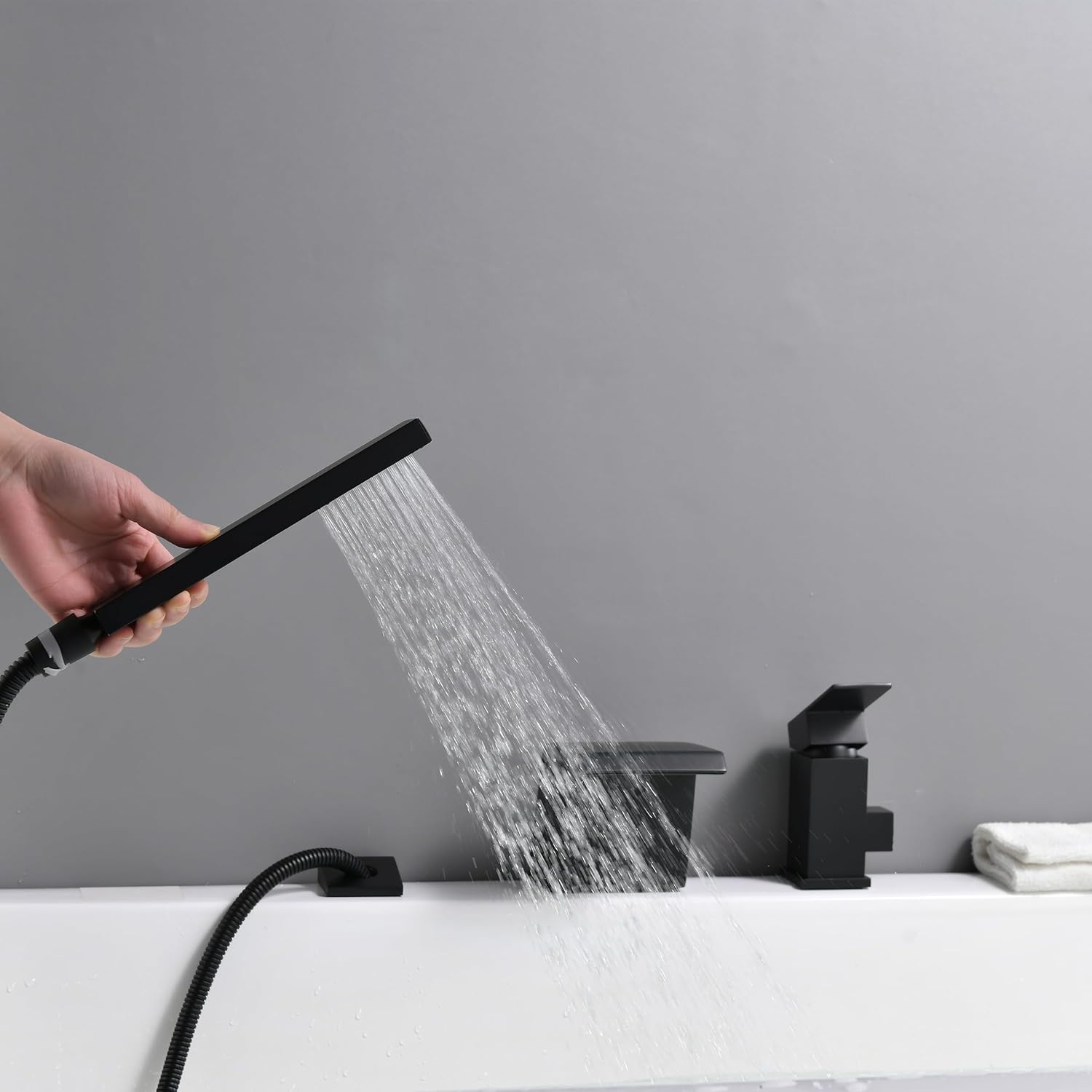 LIWEIKE Grifo de bañera romano con pulverizador, grifo de bañera romano negro mate, montaje en cubierta, juego de grifo de bañera de 3 agujeros con