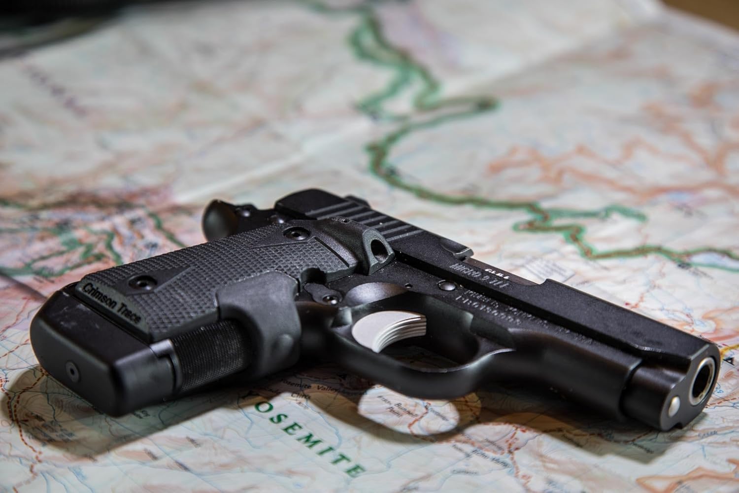 Crimson Trace LG-409 Lasergrips con construcción resistente y activación instintiva para Kimber Micro 9, tiro defensivo y competición