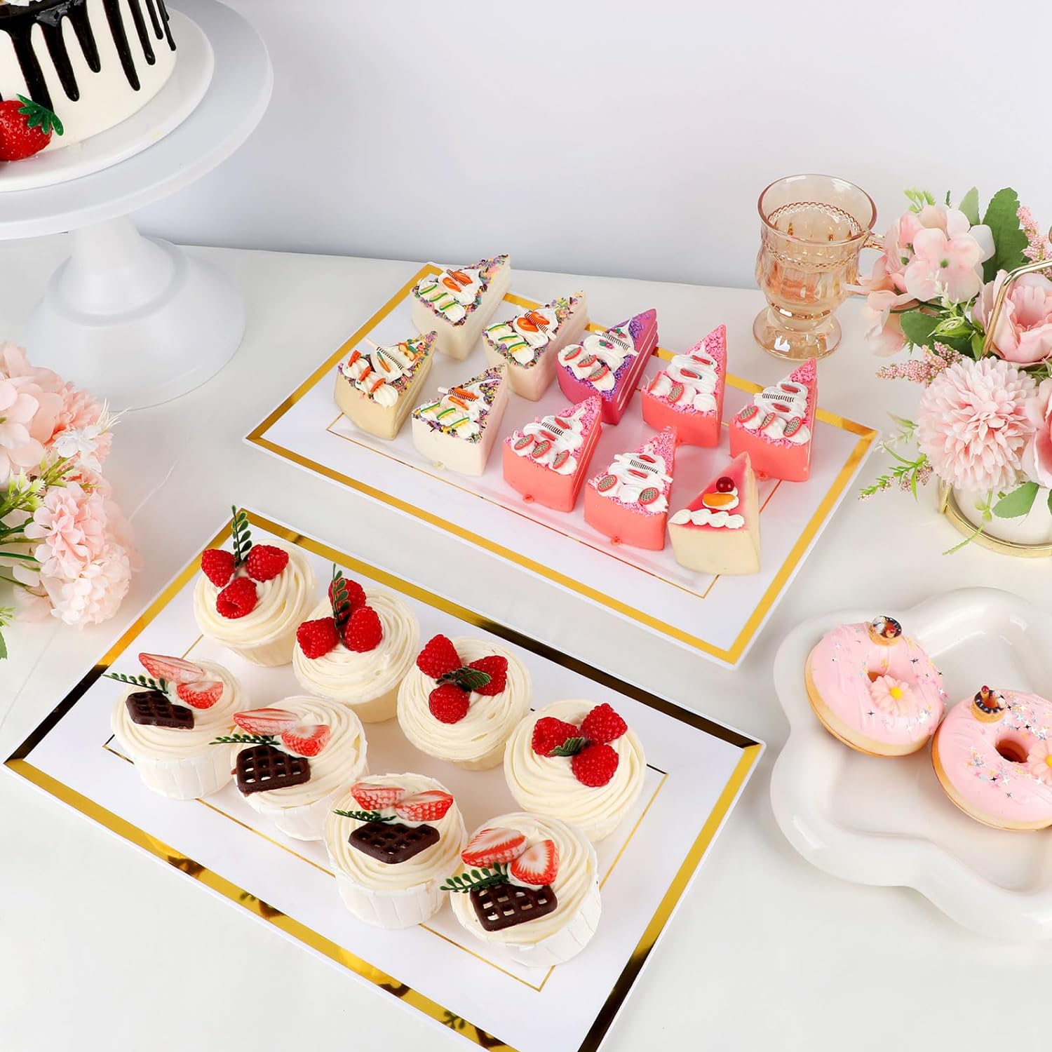 12 bandejas de plástico blanco para servir con borde dorado, bandejas rectangulares de postre de 14 x 9 pulgadas para mesa de postre, platos