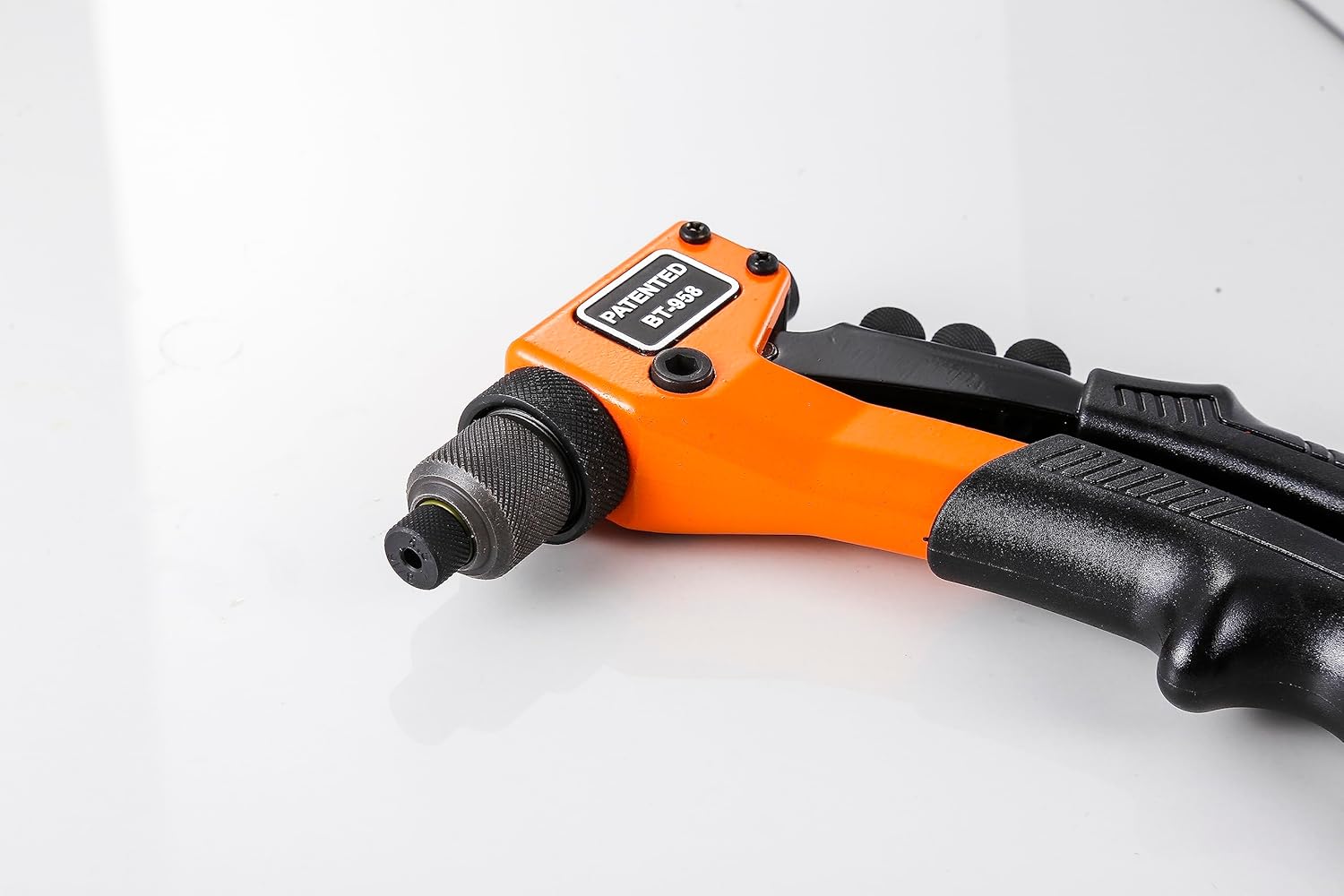 Wensilon Pistola de remache profesional, herramienta de mano ligera, con cuatro cabezales intercambiables y cuatro brocas giratorias y funda de