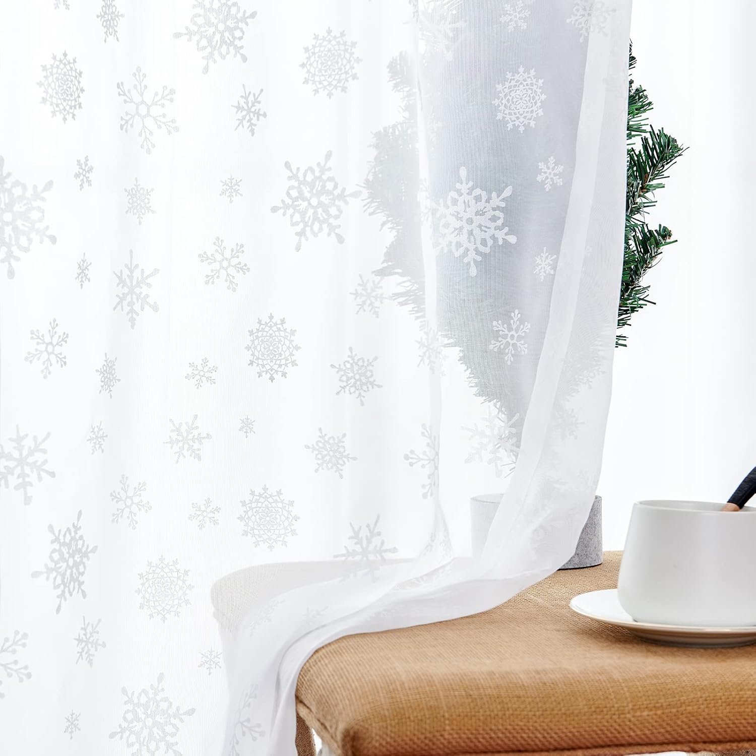 jinchan Cortinas de Navidad transparentes blancas con diseño de copo de nieve de 54 pulgadas de largo para dormitorio, cortinas de nieve con