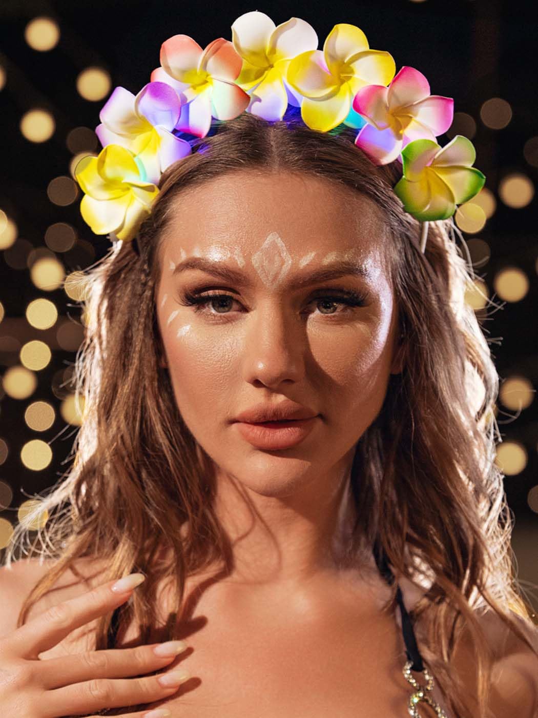 JAKAWIN Diademas de flores iluminadas LED Hawaii Plumeria Flowers Hairhoop Party Costume Accesorios para el cabello para mujeres y niñas (multicolor)