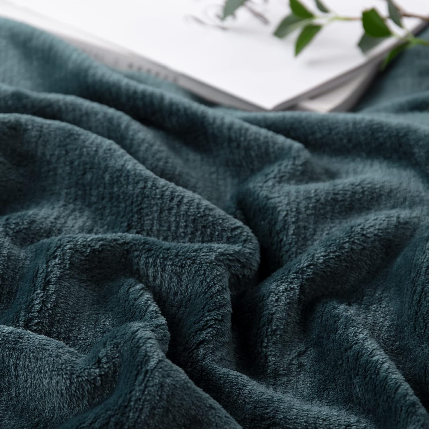 Bertte Manta de forro polar, ligera, súper suave, de microfibra, para sofá y cama, ultralujosa, cálida y acogedora para todas las estaciones, verde