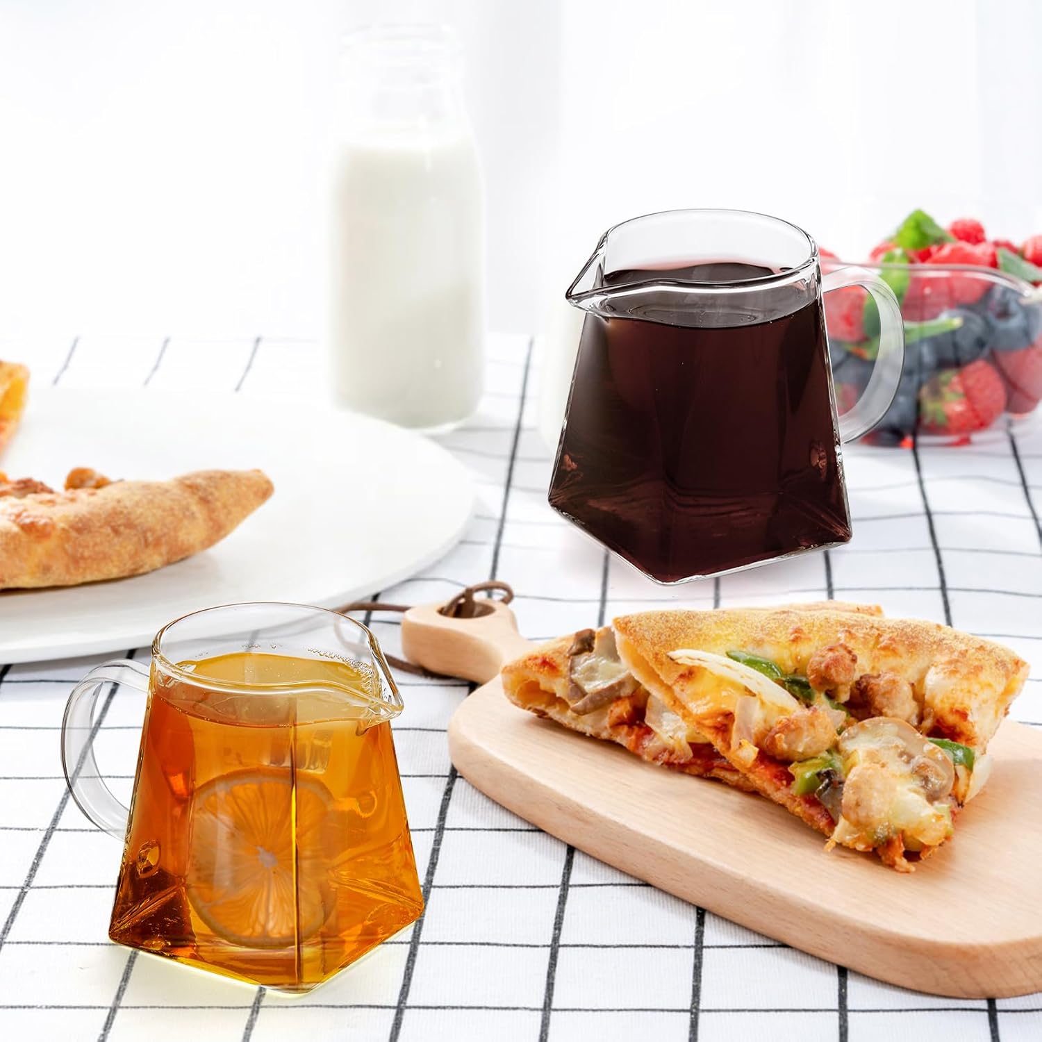 Yarlung Paquete de 4 jarras pequeñas de vidrio, jarra de té transparente de 12 onzas con asa, jarra creativa de crema de leche de café para servir