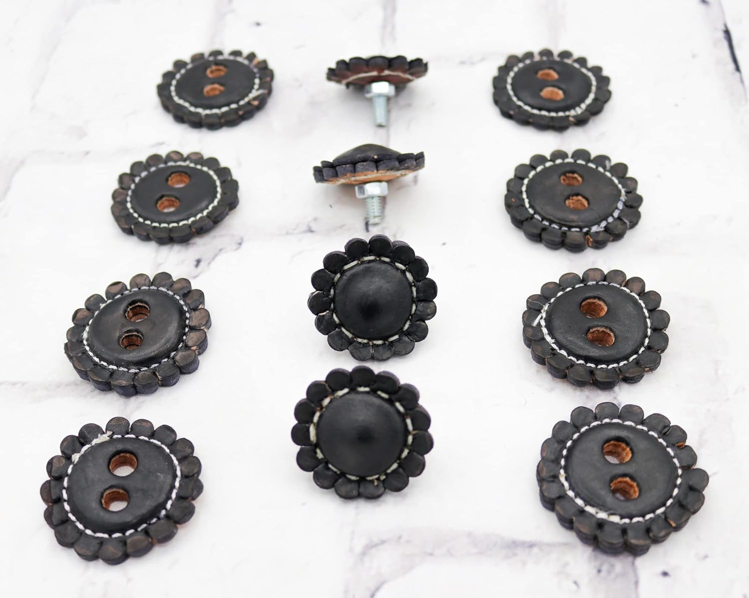 Negro Juego De Chapetones Monturas Charras Conchos