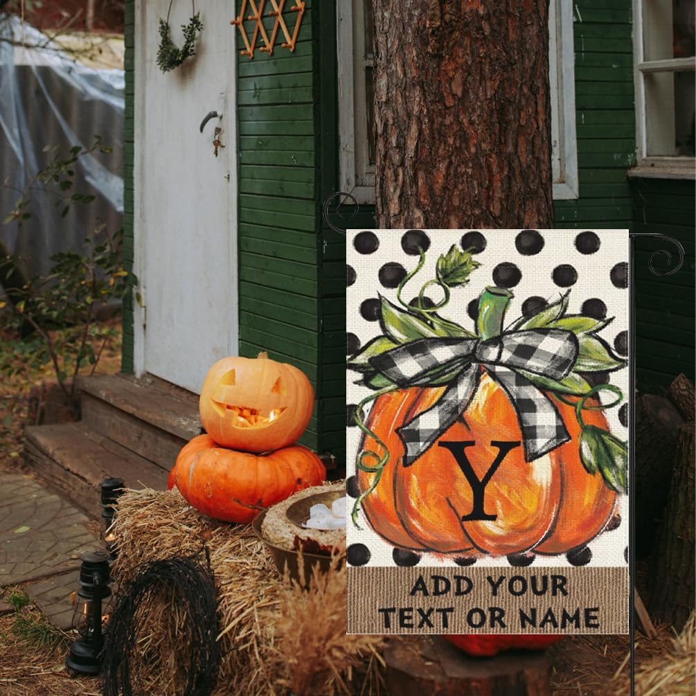 Banderas de jardín personalizadas de calabaza de otoño con texto inicial de 12 x 18 pulgadas, arpillera de doble cara para exteriores, decoración de