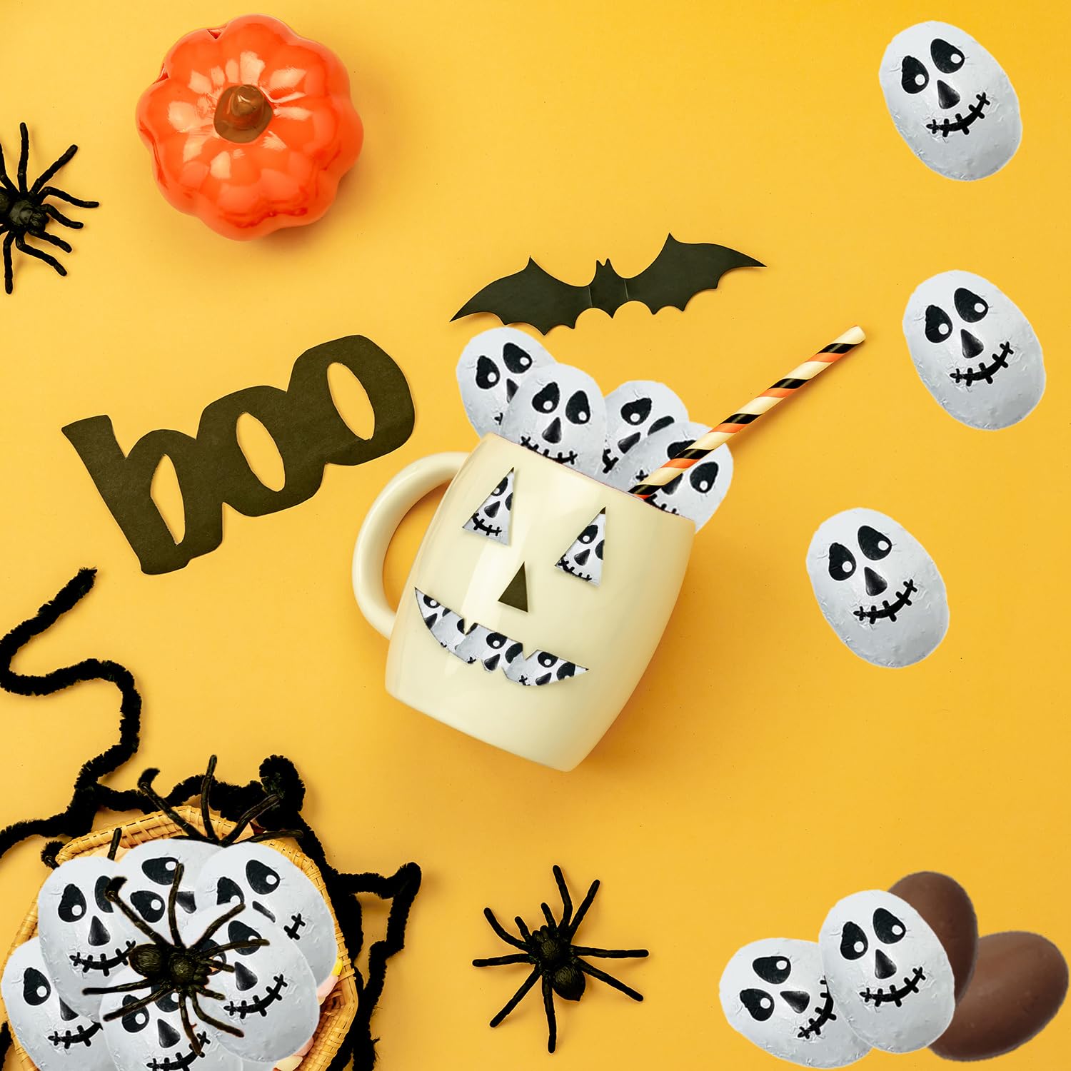 Surtidos de chocolate misterioso de Halloween, rellenos de bolsas de fiesta de truco o trato, láminas espeluznantes de diseño de Halloween, lácteos
