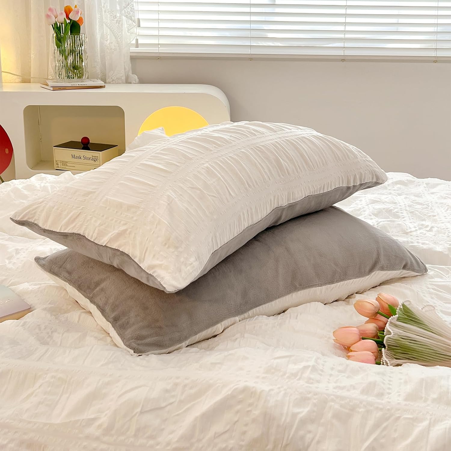 Beyeutao Juego de funda de edredón de sirsaca de terciopelo, tamaño King, funda de edredón de sirsaca blanca y gris, juego de ropa de cama de
