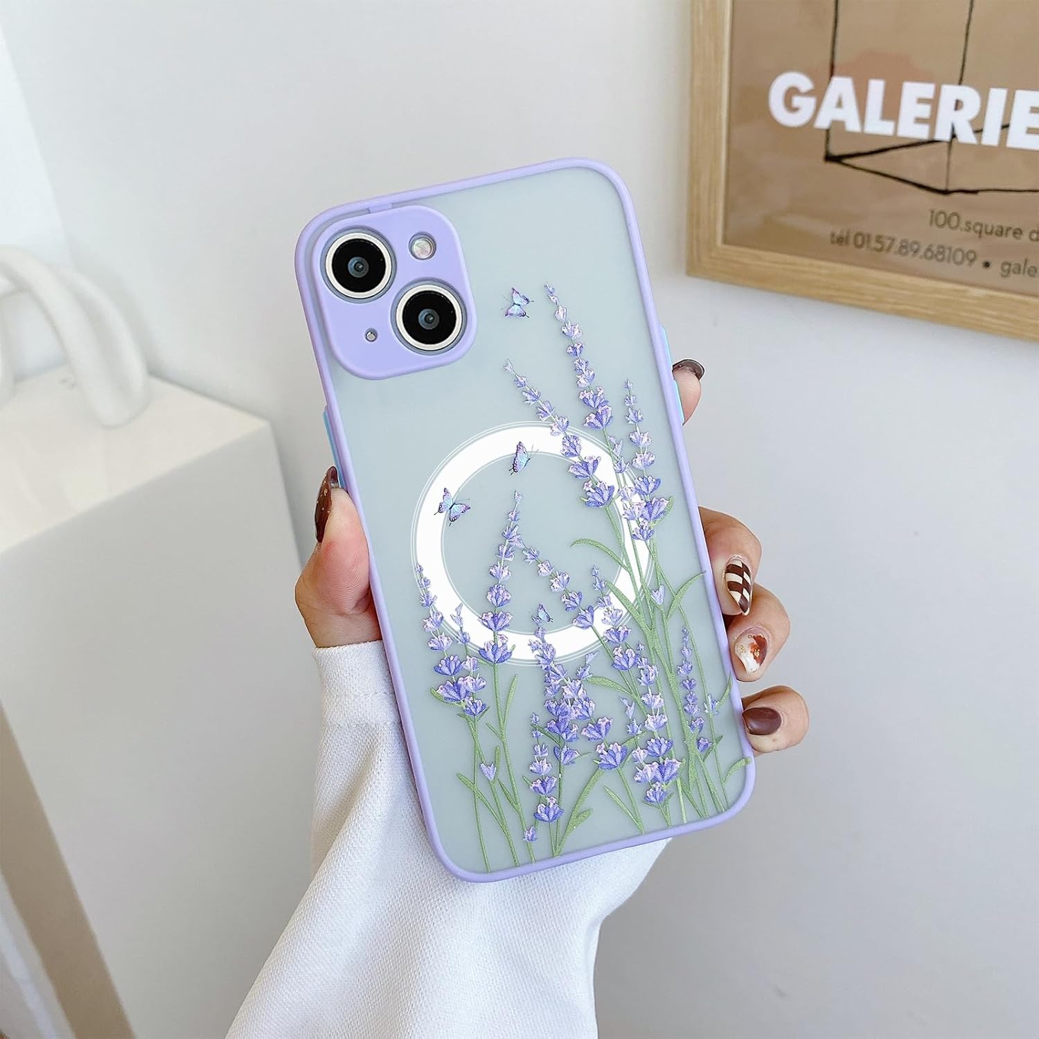 Ownest Funda compatible con iPhone 13, ajuste magnético para MagSafe para parte trasera transparente de policarbonato esmerilado, flores 3D, flores