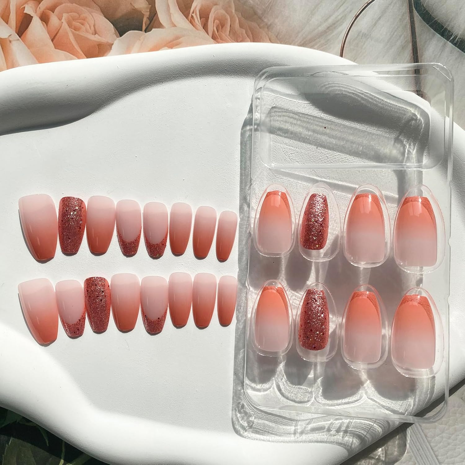 Uñas postizas de punta francesa a presión, uñas postizas medianas con pegamento color naranja degradado, uñas acrílicas de cobertura completa con