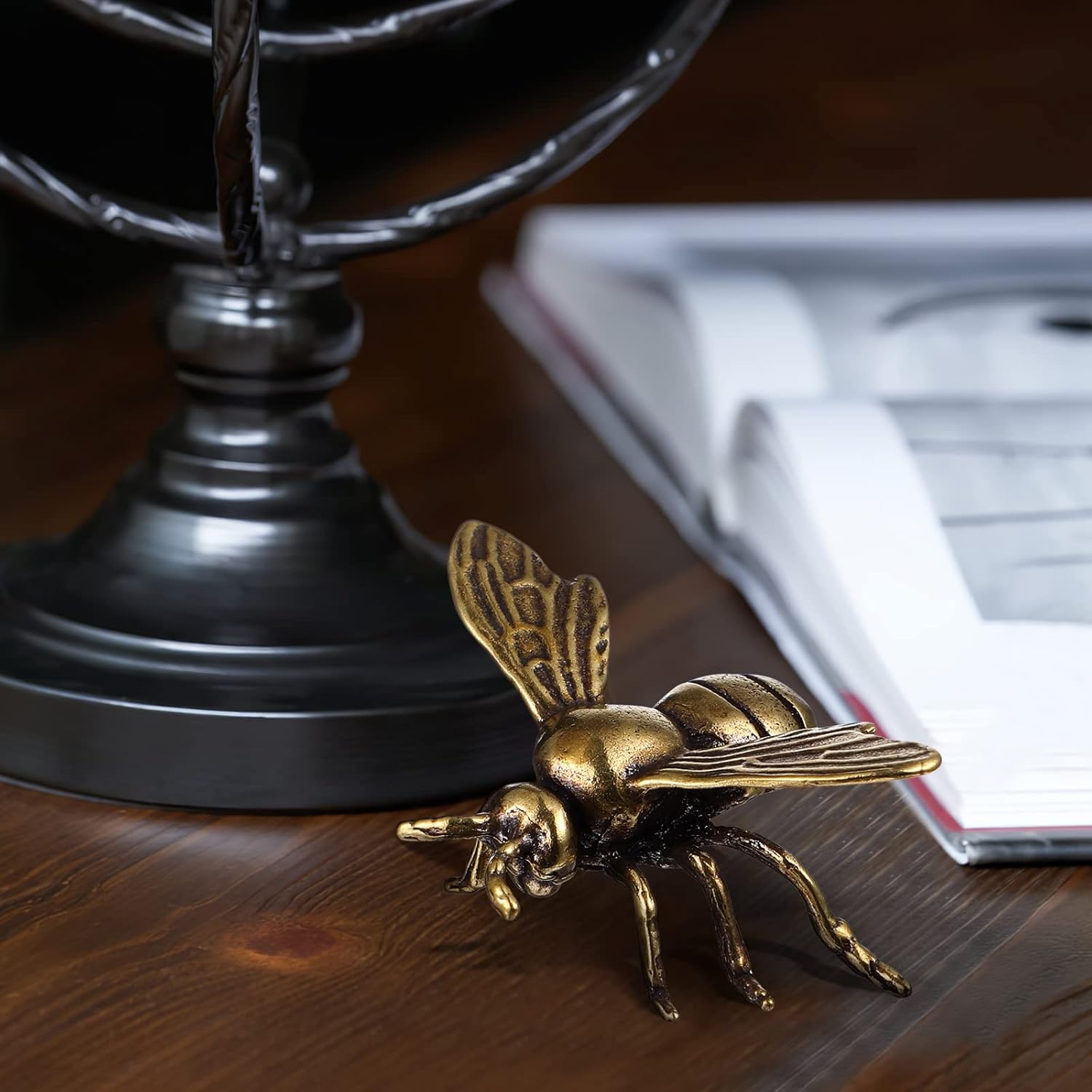 Veemoon 2 figuras de abeja doradas, figuras de insectos de animales de latón, estatua de Feng Shui, juguetes de escultura de oro para escritorio