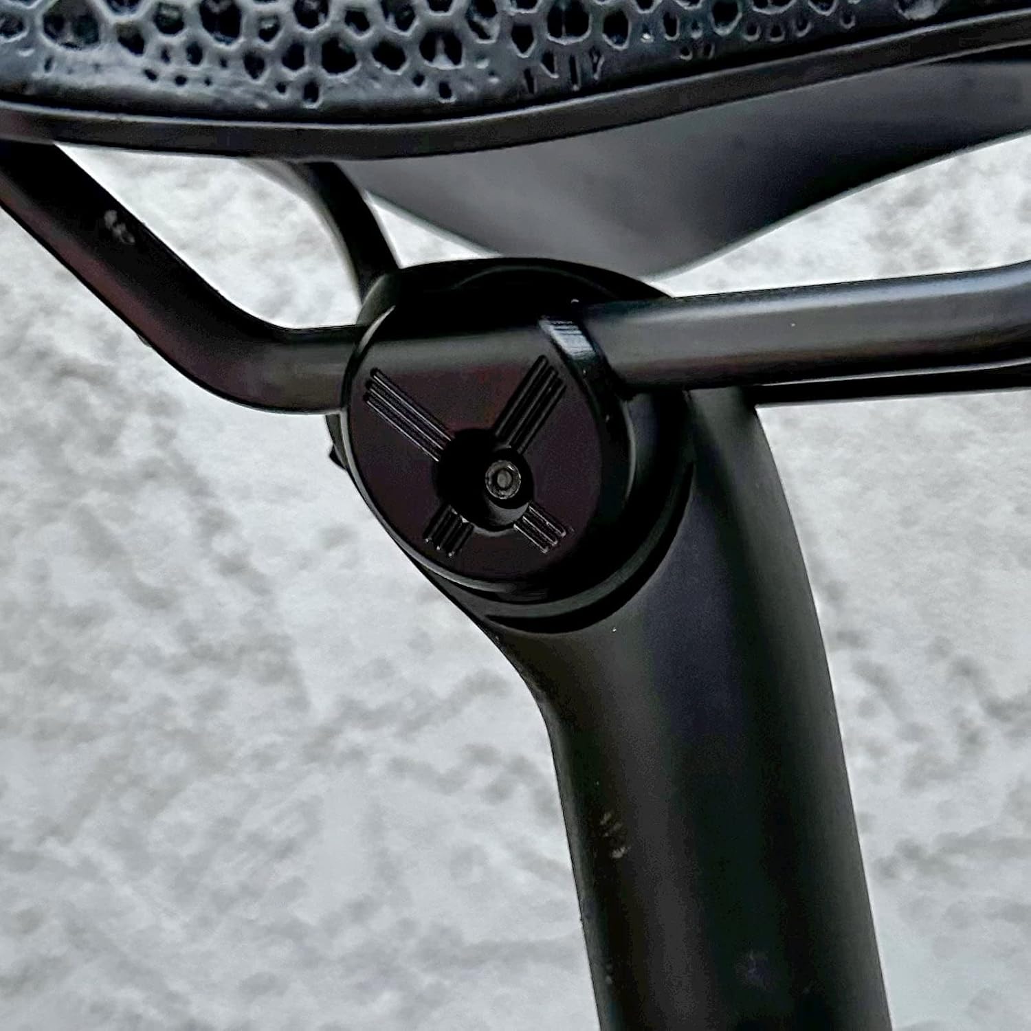 Xotic Tech – Abrazadera de oreja para tija de sillín de bicicleta, 7 x 10 pulgadas, perno para carril ovalado de carbono compatible con TREK Madone