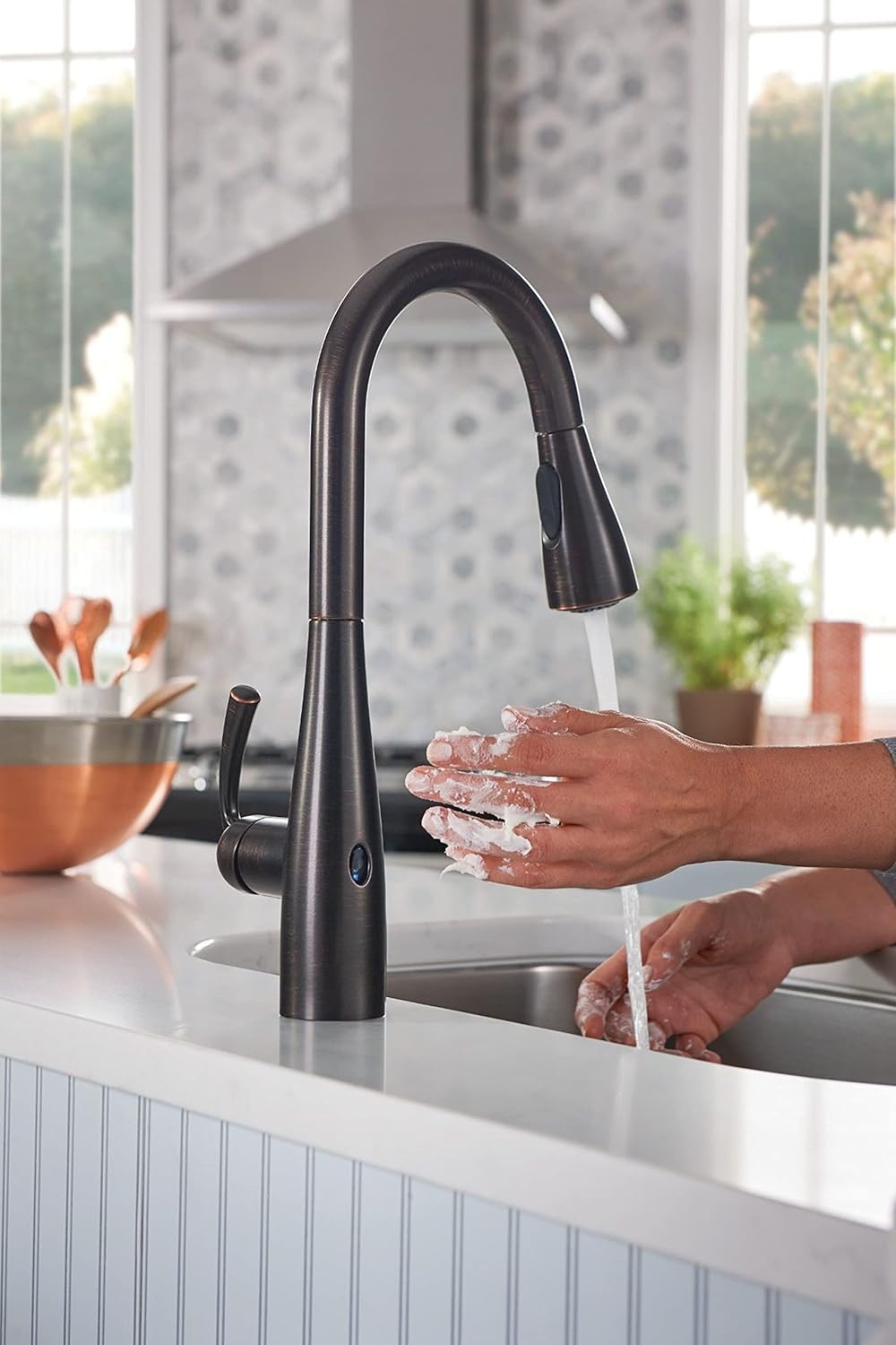Moen Essie 87014EWBRB – Grifo de cocina desplegable de una manija, en bronce mediterráneo