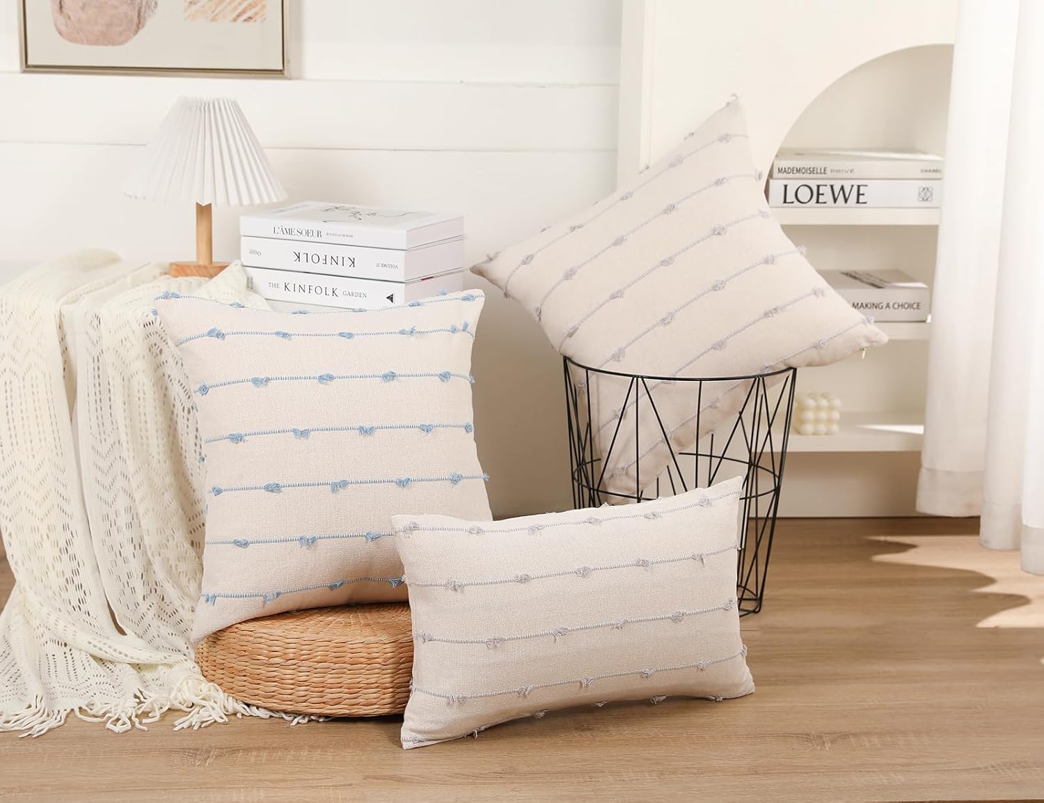 Juego de 2 fundas de cojín lumbar bohemias de 12 x 20 pulgadas, color azul claro y blanco neutro para sofá con flecos decorativos de borlas, fundas