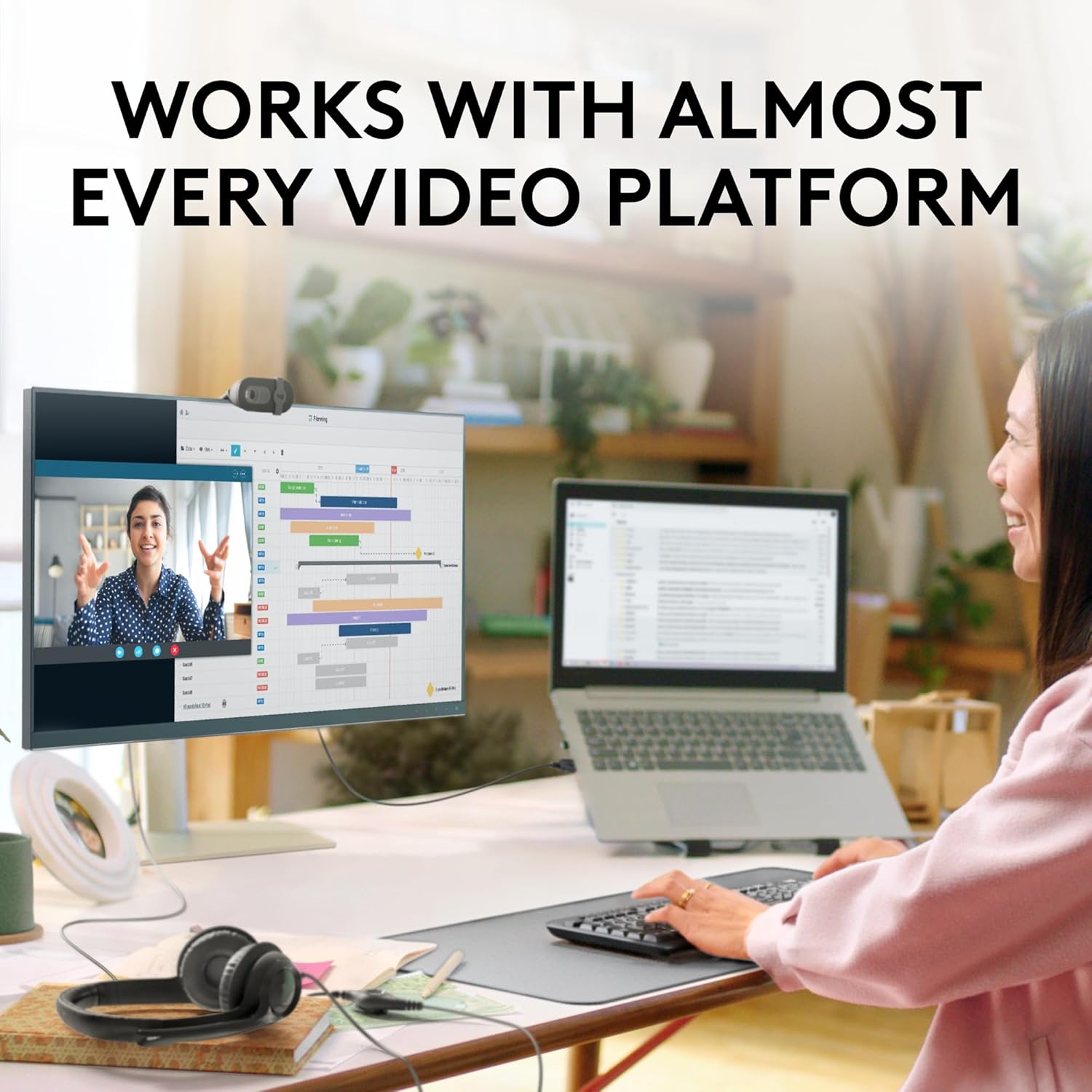 Logitech Cámara web Brio 101 Full HD 1080p hecha para reuniones y trabajos para transmisión equilibrio de luz automático, micrófono integrado,