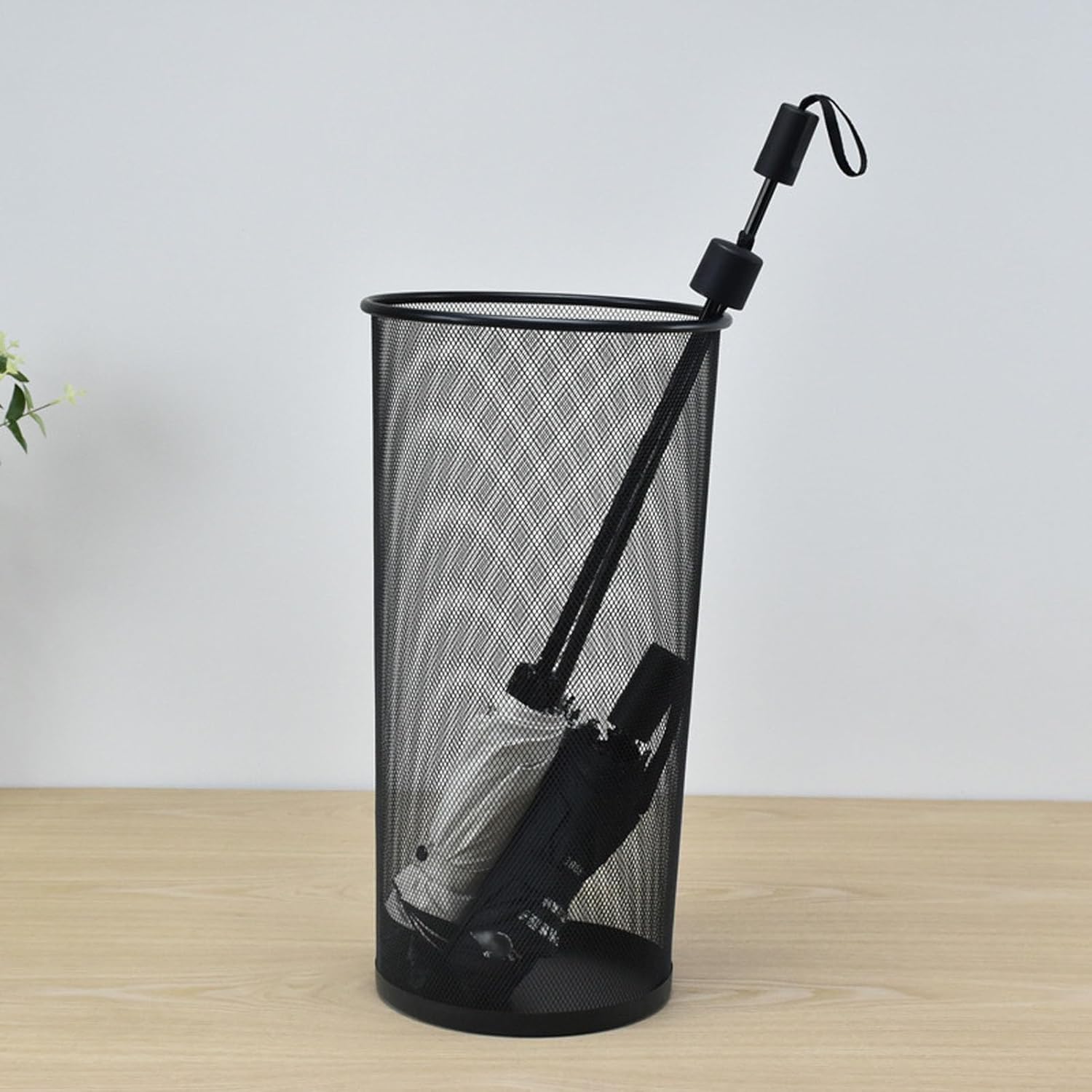 Soporte de malla metálica para paraguas para el hogar, entrada, oficina, hotel, secado rápido y a prueba de óxido, compacto y estable, negro