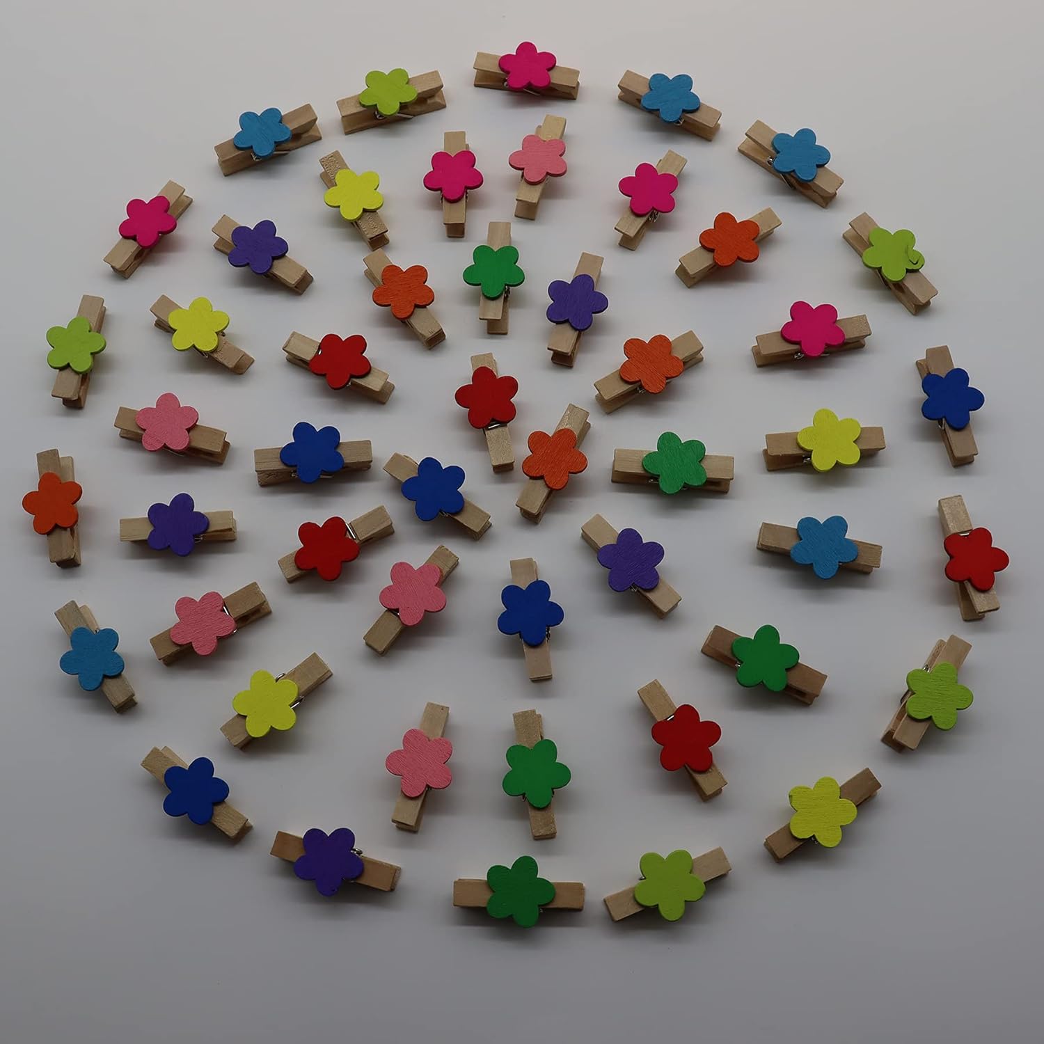Pinzas para fotos, pinzas de papel, pinzas para colgar flores de primavera, pinzas para la ropa, mini ropa de lavandería de madera natural, 50