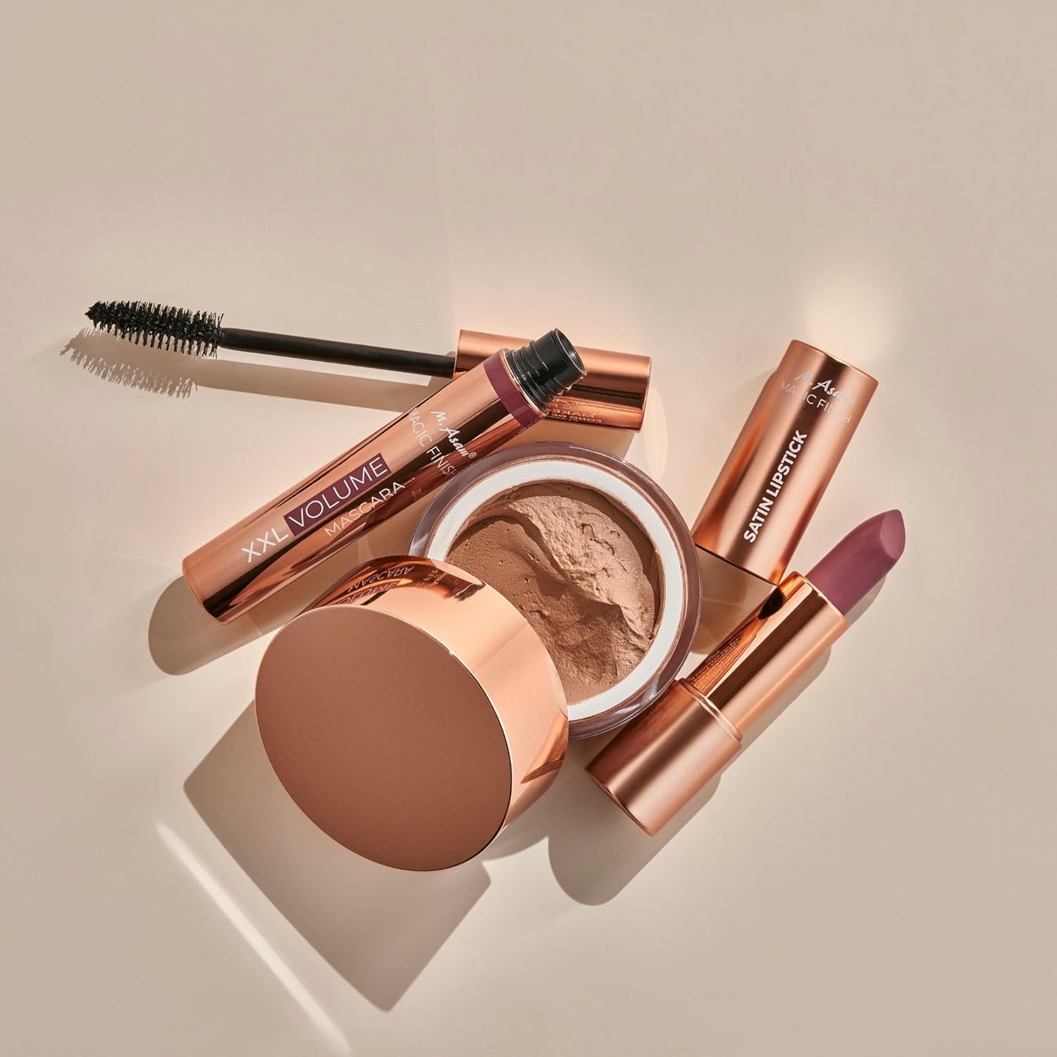 M. Asam Lápiz labial satinado Magic Finish (0.14 onzas) en tono avellana, duradero, acabado mate sedoso sin resecar, textura cremosa que nutre con