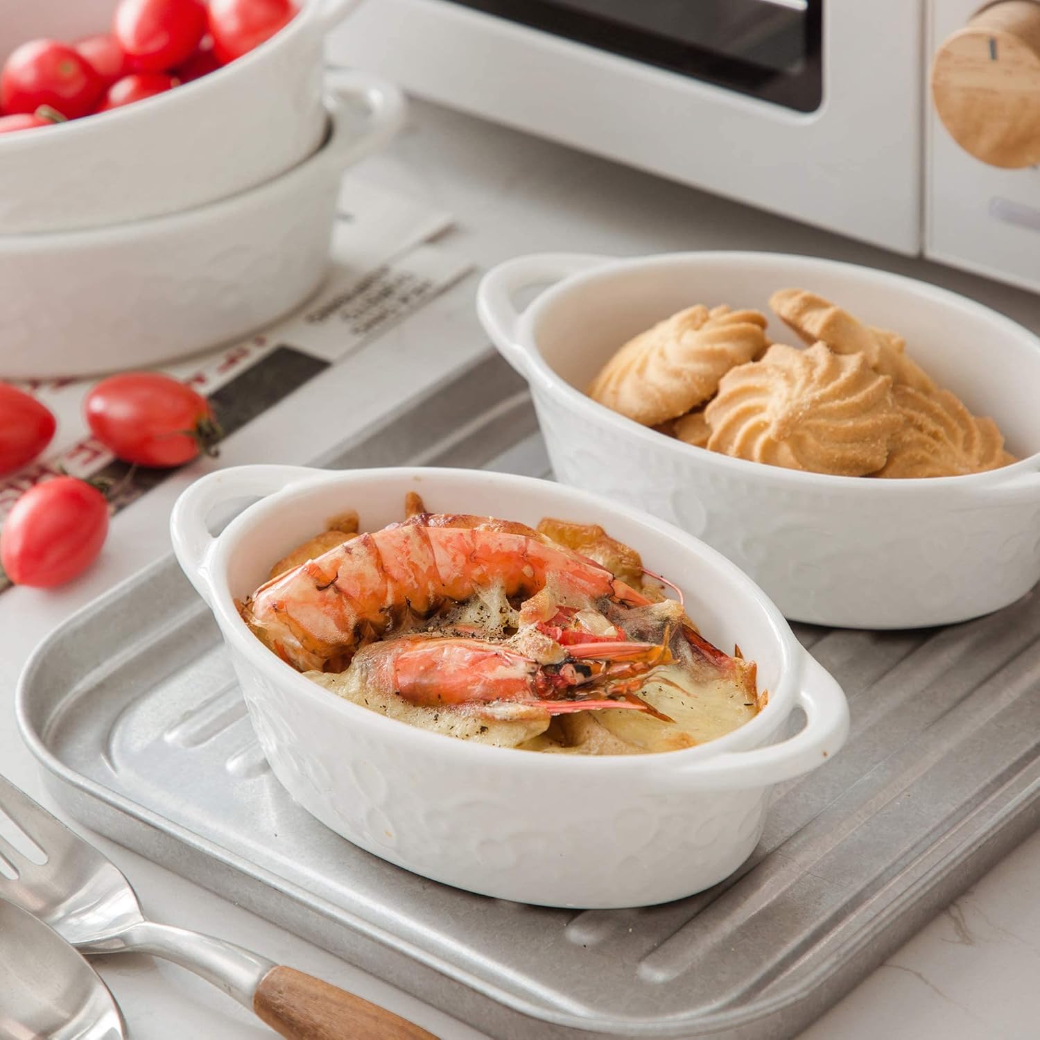 MALACASA Platos de soufflé, Ramequines de 10.5 onzas para hornear, cuencos con patrón de vid blanca con doble asa, aptos para horno, para pudín,