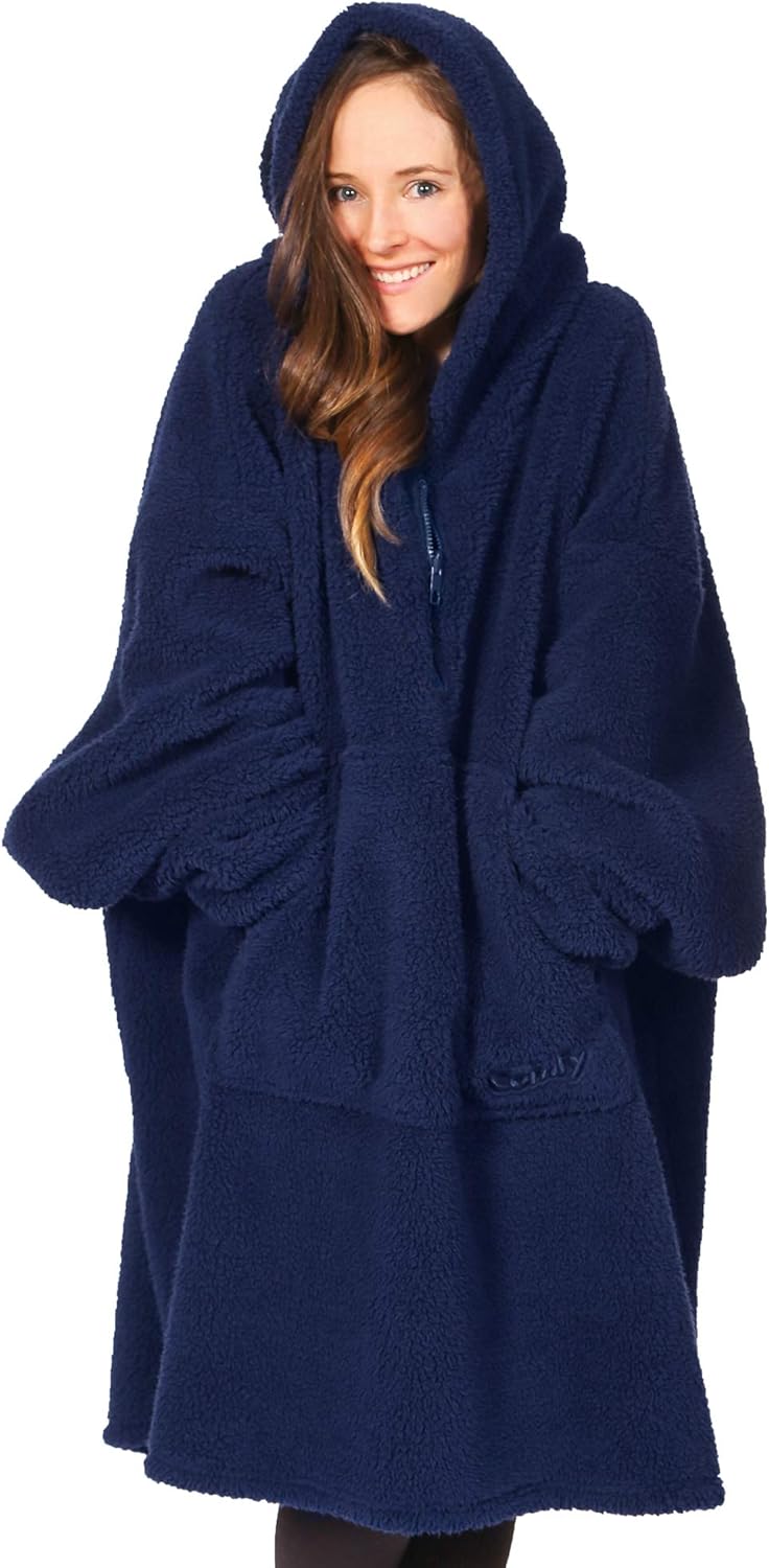 THE COMFY – Manta sherpa usable de gran tamaño, cierre de cremallera de 14, diseño osito de peluche de color café, tanque de tiburón color azul