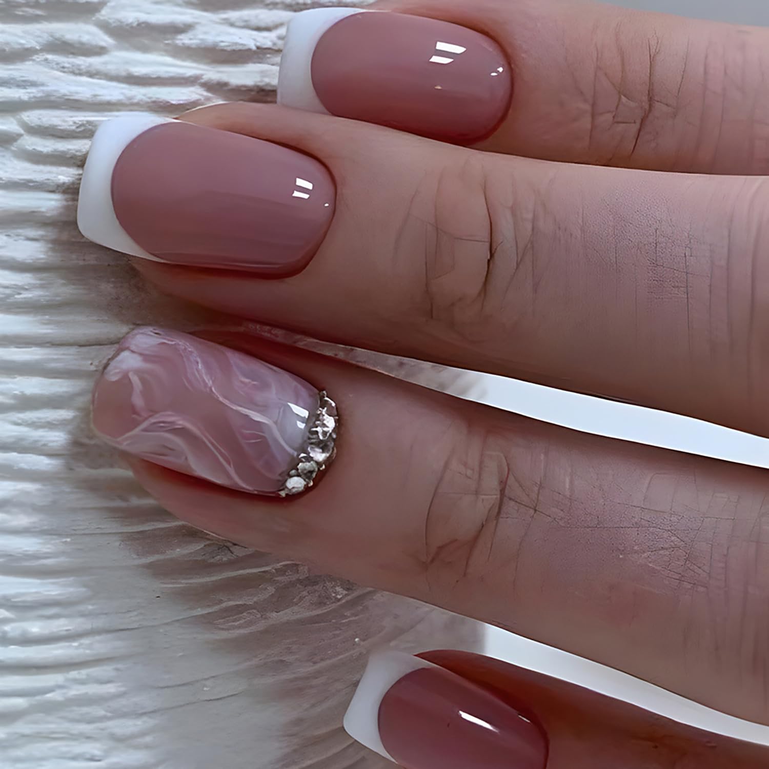 24 uñas postizas cuadradas cortas a presión, color rosa, con diseños de diamantes de imitación, uñas de punta francesa, brillantes, cobertura