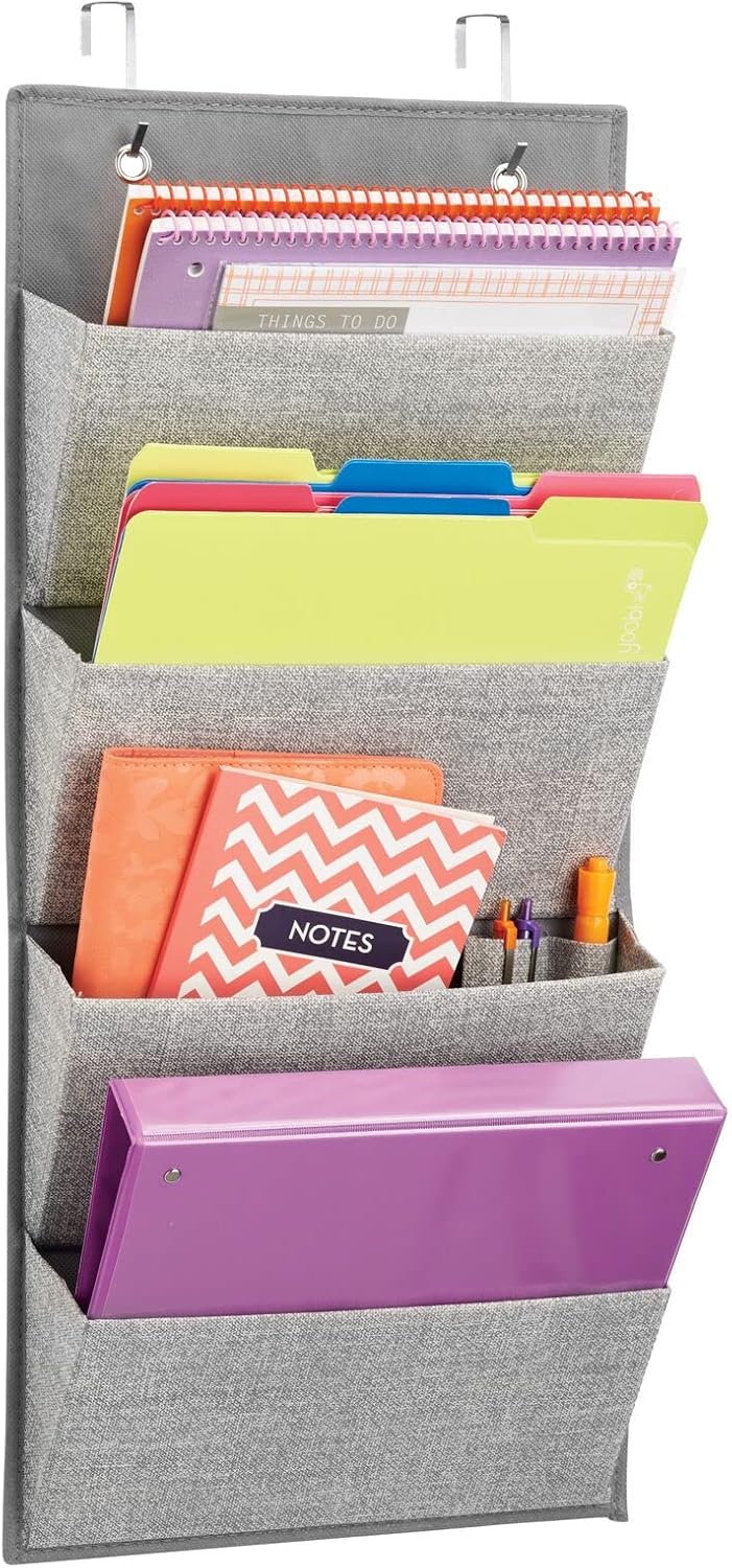 mDesign Organizador de almacenamiento para colgar en la pared de tela suave, 4 bolsillos grandes en cascada, para suministros de oficina,