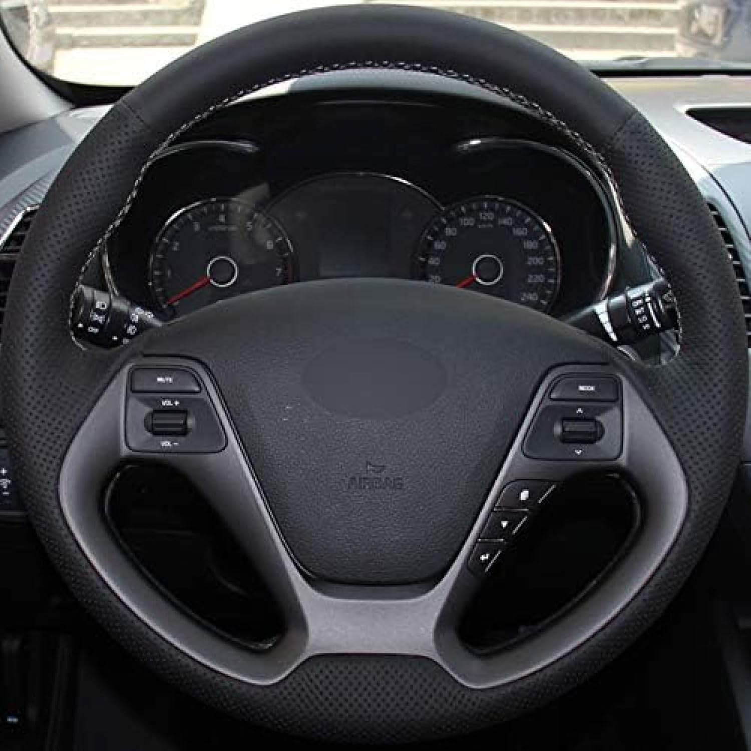 Cubierta de volante de costura a mano para Kia K3 2013-2018 para Ceed Cee’d Cerato Forte Koup Forte5 2014 línea negra transpirable antideslizante