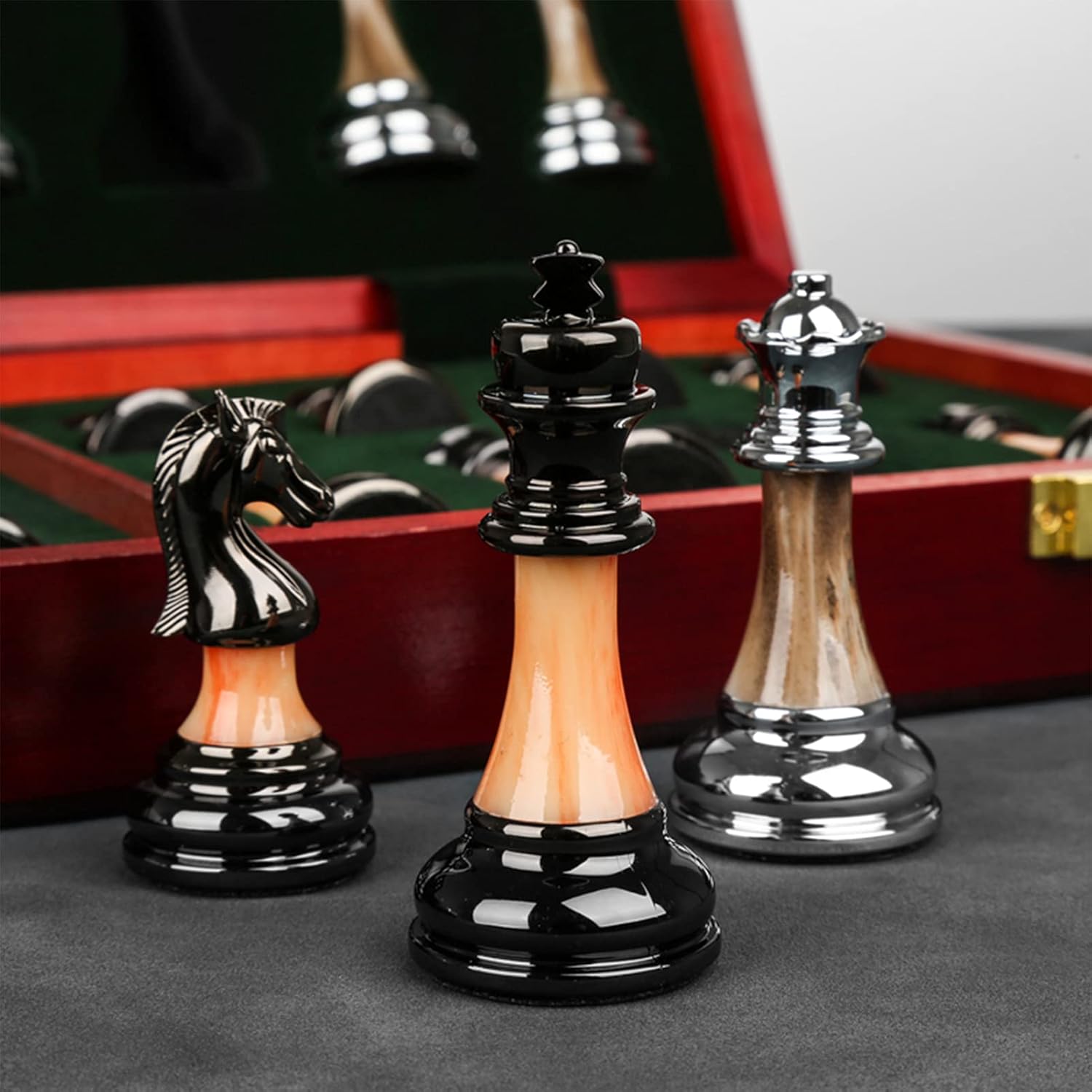 Juego de ajedrez de 17 pulgadas con tablero de ajedrez de madera plegable y piezas estándar clásicas hechas a mano piezas de ajedrez de metal