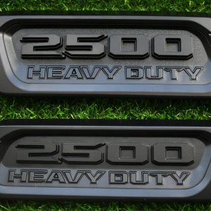 Paquete de 2500 emblemas resistentes para el lado izquierdo y derecho, insignias 3D de repuesto para 2500 (negro) Paquete de 2500 emblemas resistentes para el lado izquierdo y derecho, insignias 3D de repuesto para 2500 (negro)