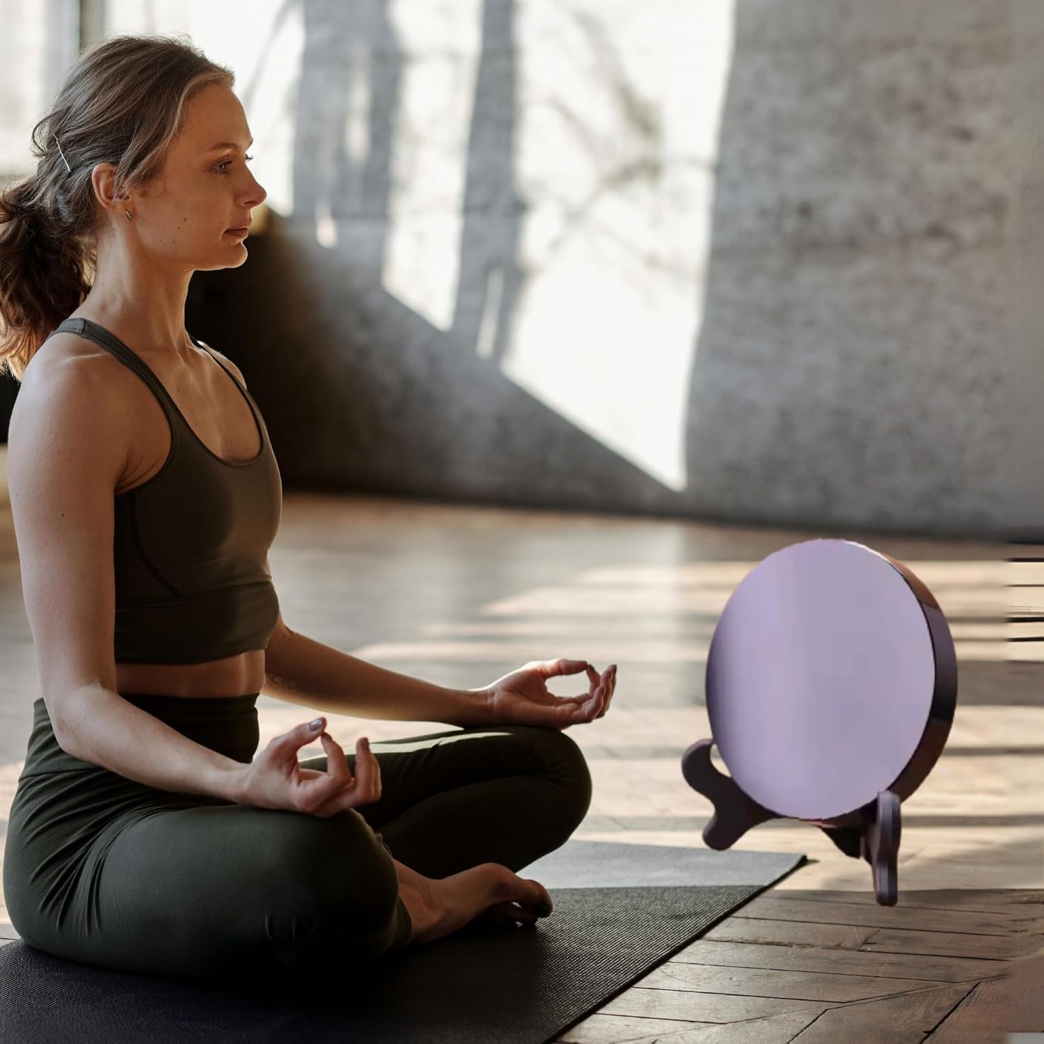 Espejo rascador de obsidiana negra natural con soporte de madera de 3.15 pulgadas, cristales curativos para brujería, adivinación, meditación y