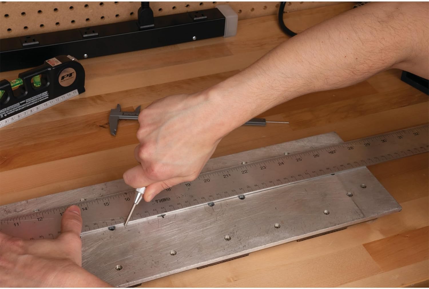 Performance Tool Punzón central automático ajustable W7551 de 5 pulgadas con metal de acero endurecido resistente para perforar agujeros precisos y