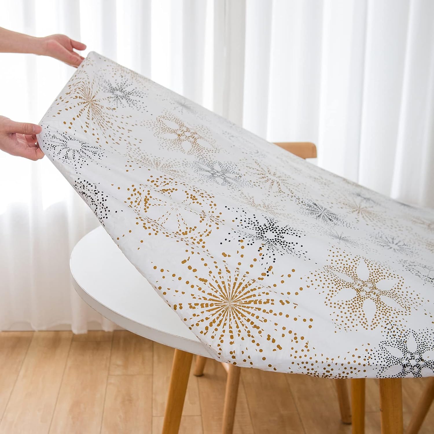 LIBERECOO Mantel redondo de vinilo ajustable impermeable con bordes elásticos, manteles de plástico para interiores y exteriores