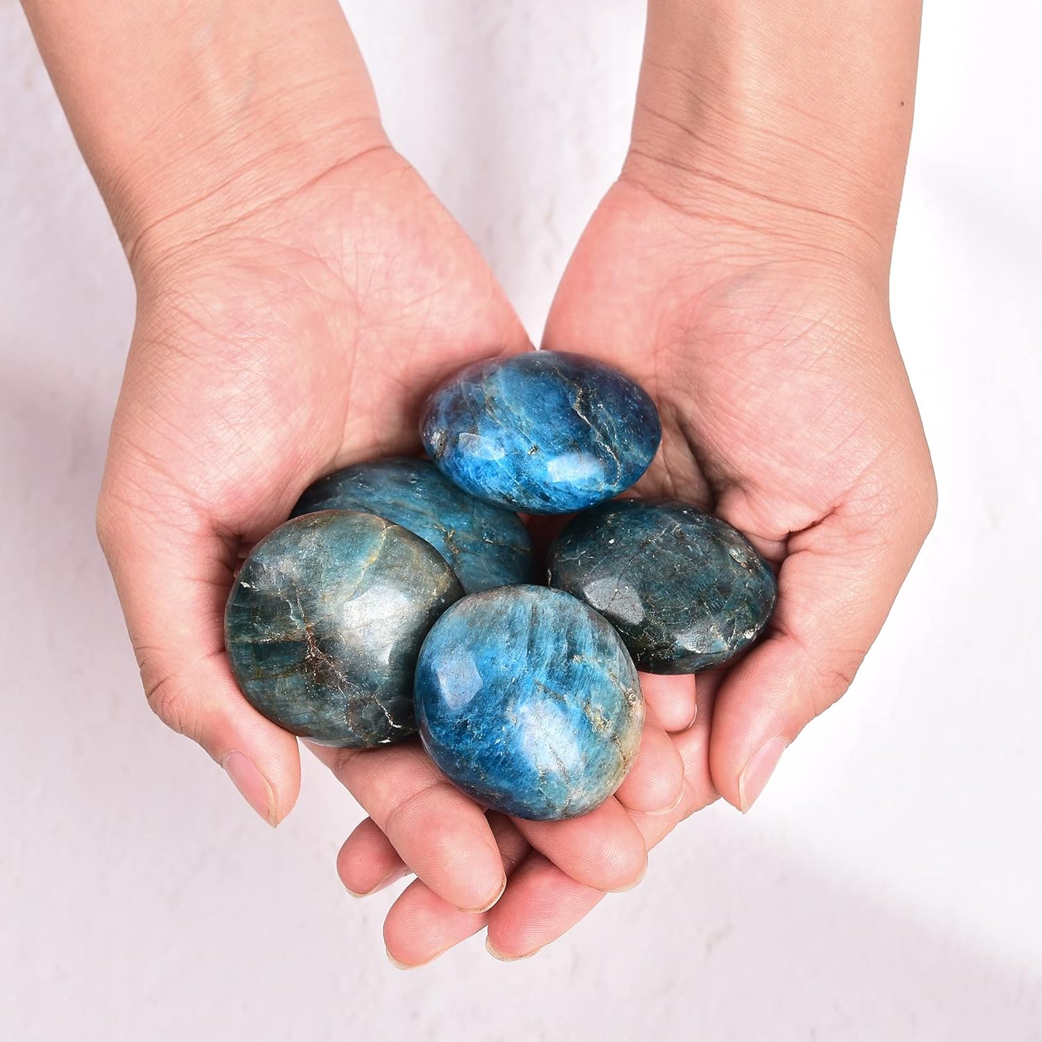 AMOYSTONE 5 piezas de piedra de preocupación de apatita natural, cristal de palma, piedra curativa de cuarzo reiki para terapia de ansiedad, 1.6-2.2