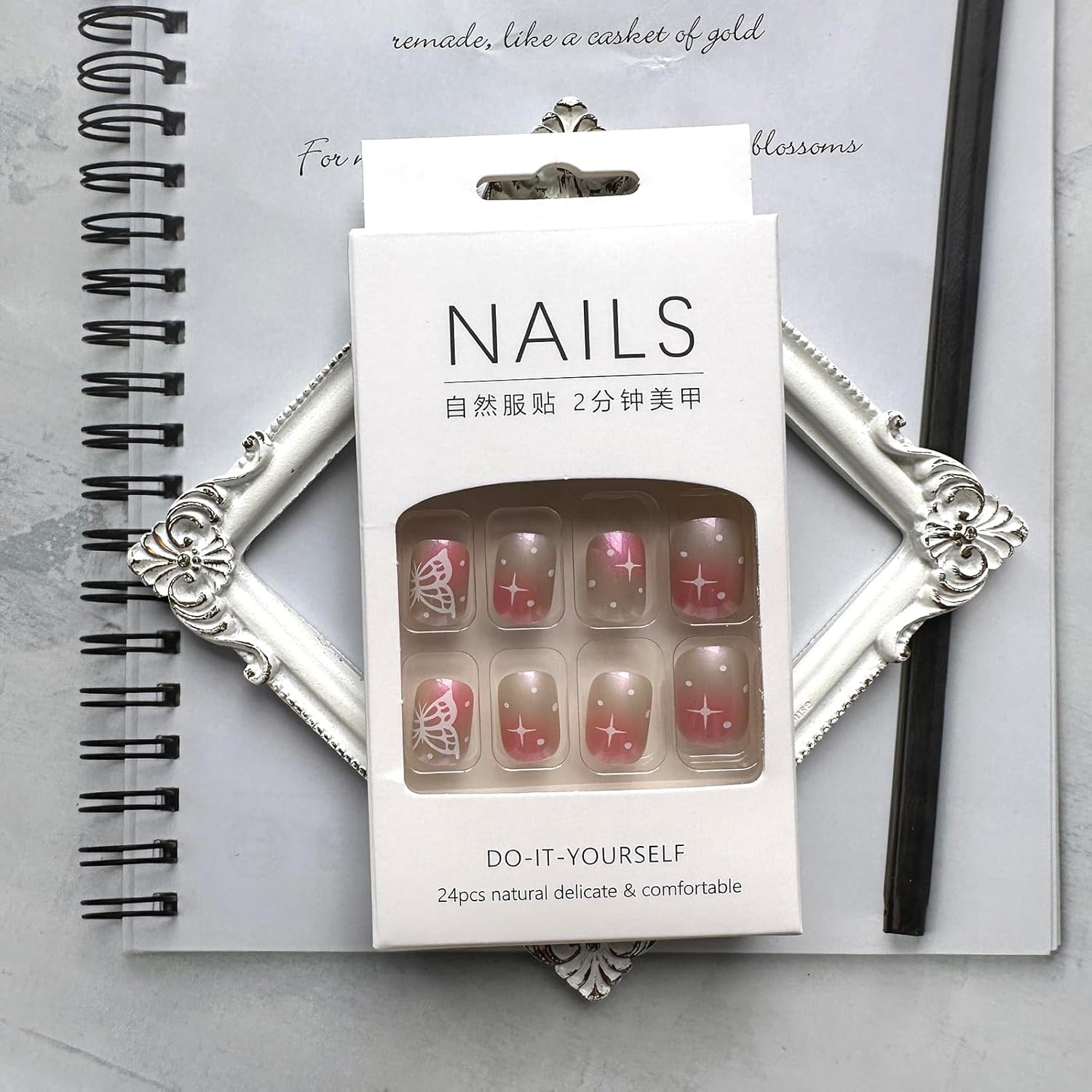 24 uñas postizas cuadradas a presión, uñas postizas cortas con diseño de estrellas y mariposas blancas aurora, diseño de puntos, uñas postizas de