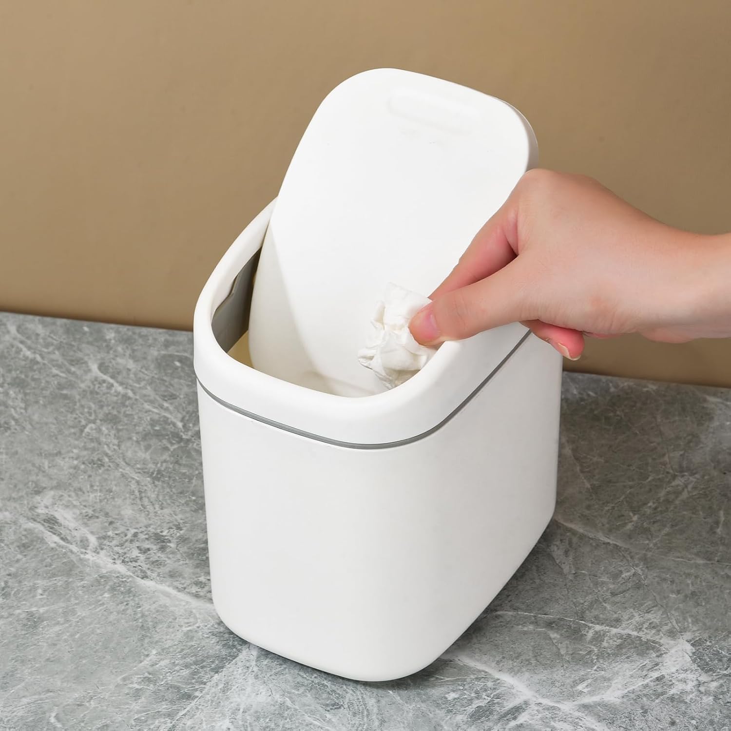 Basurero de plástico de 3 l0.8 galones, mini bote de basura de escritorio con tapa superior giratoria, pequeñas tapas extraíbles, moderno blanco