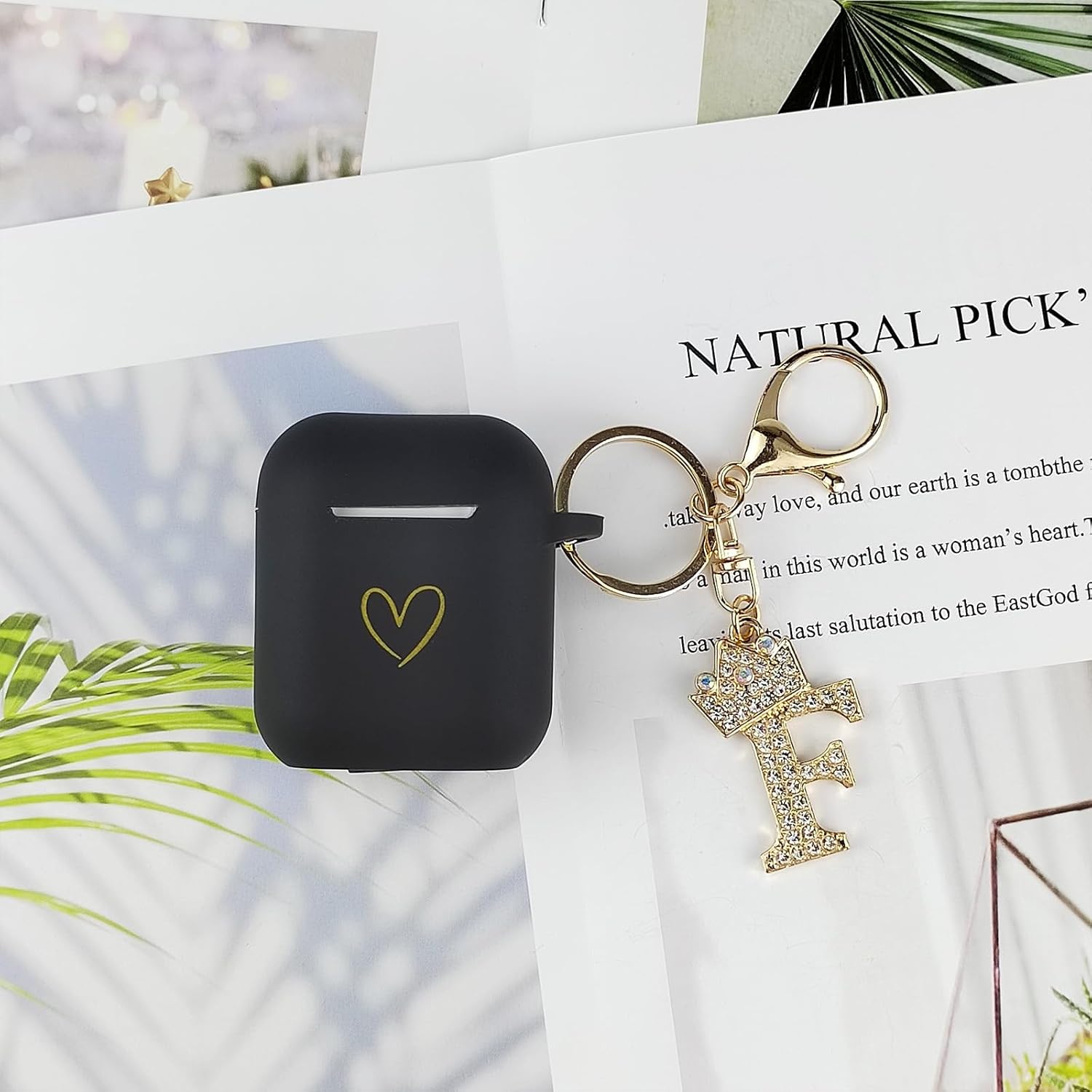 Funda compatible con AirPods, funda de silicona suave con patrón de corazón dorado para AirPods de 2 y 1 generación, con llavero de letra A-Z con