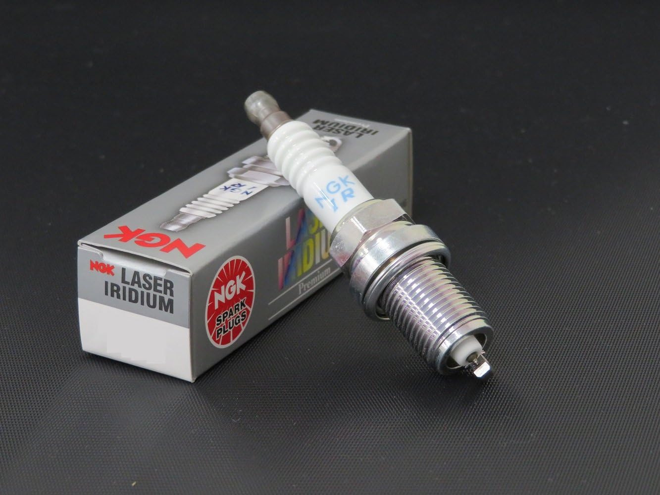 NGK Las bujías de iridio láser DIFR6D13 NGK ofrecen la mejor combinación de rendimiento y longevidad. Bujía de repuesto original real o equivalente.