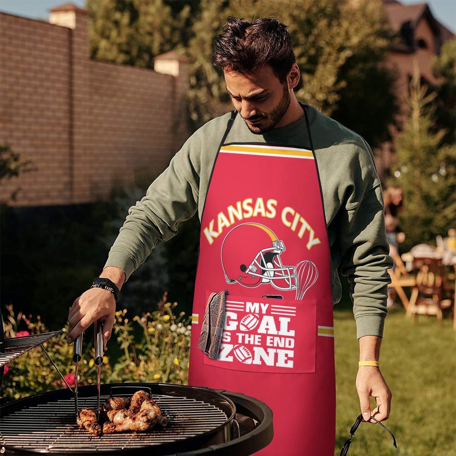 Delantal de regalo para fanáticos del fútbol con 2 bolsillos para mujeres y hombres, delantal de cocina de chef de cocina, delantal de regalo para