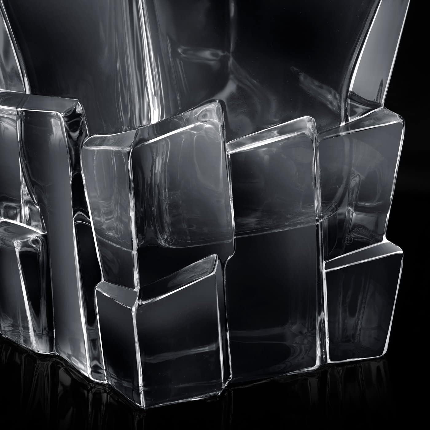 Maverton Decantador de whisky personalizado y 4 vasos para hombre – Elegante juego de whisky con grabado – Modelo de cubitos de hielo – Elegante