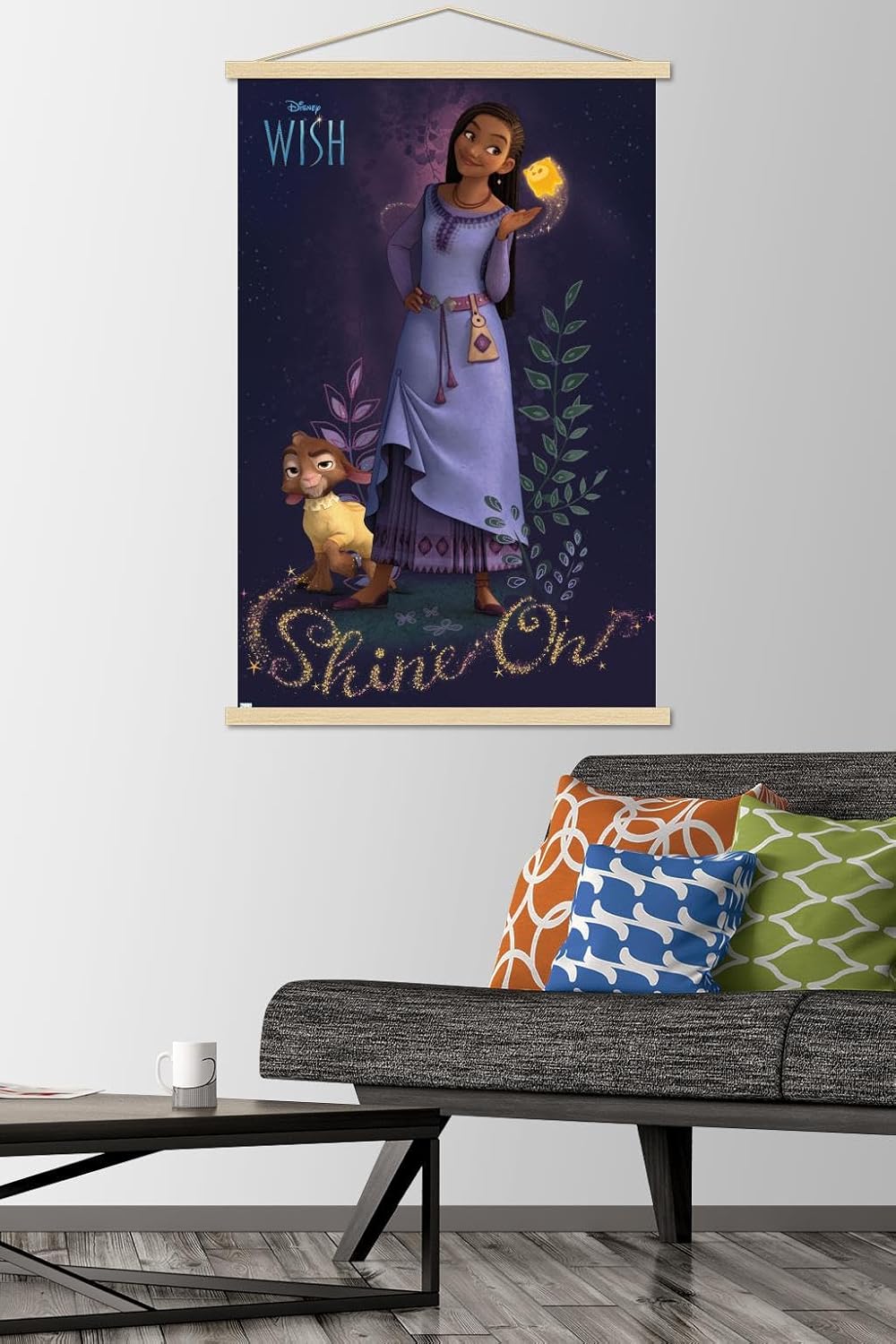 Trends International Disney Wish – Póster de pared Asha, 22.37 x 34.00 pulgadas, paquete de impresión y colgador de madera de haya