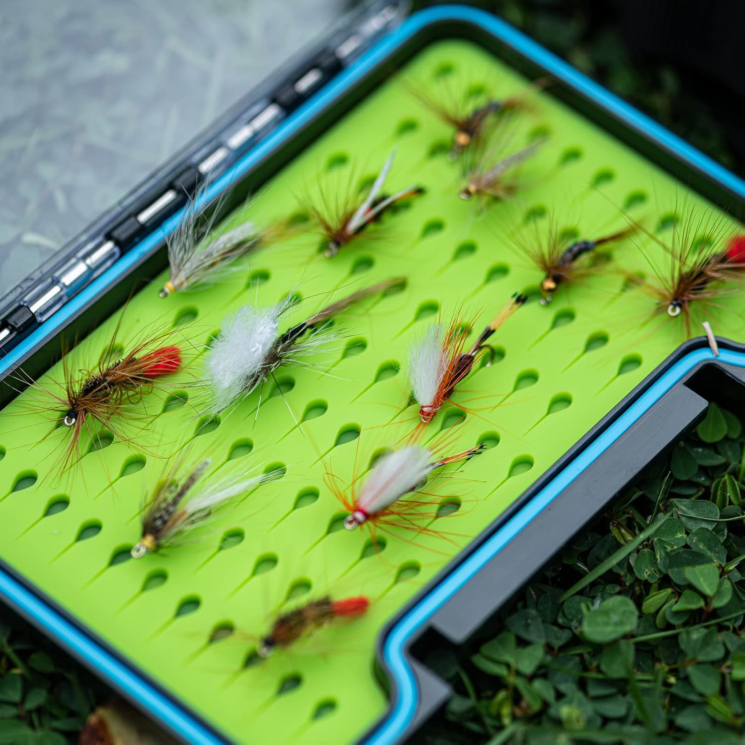Goture Caja de pesca con mosca de una sola cara, impermeable, almacenamiento de moscas (inserto de silicona-5.51 x 3.82 x 0.67 pulgadas)