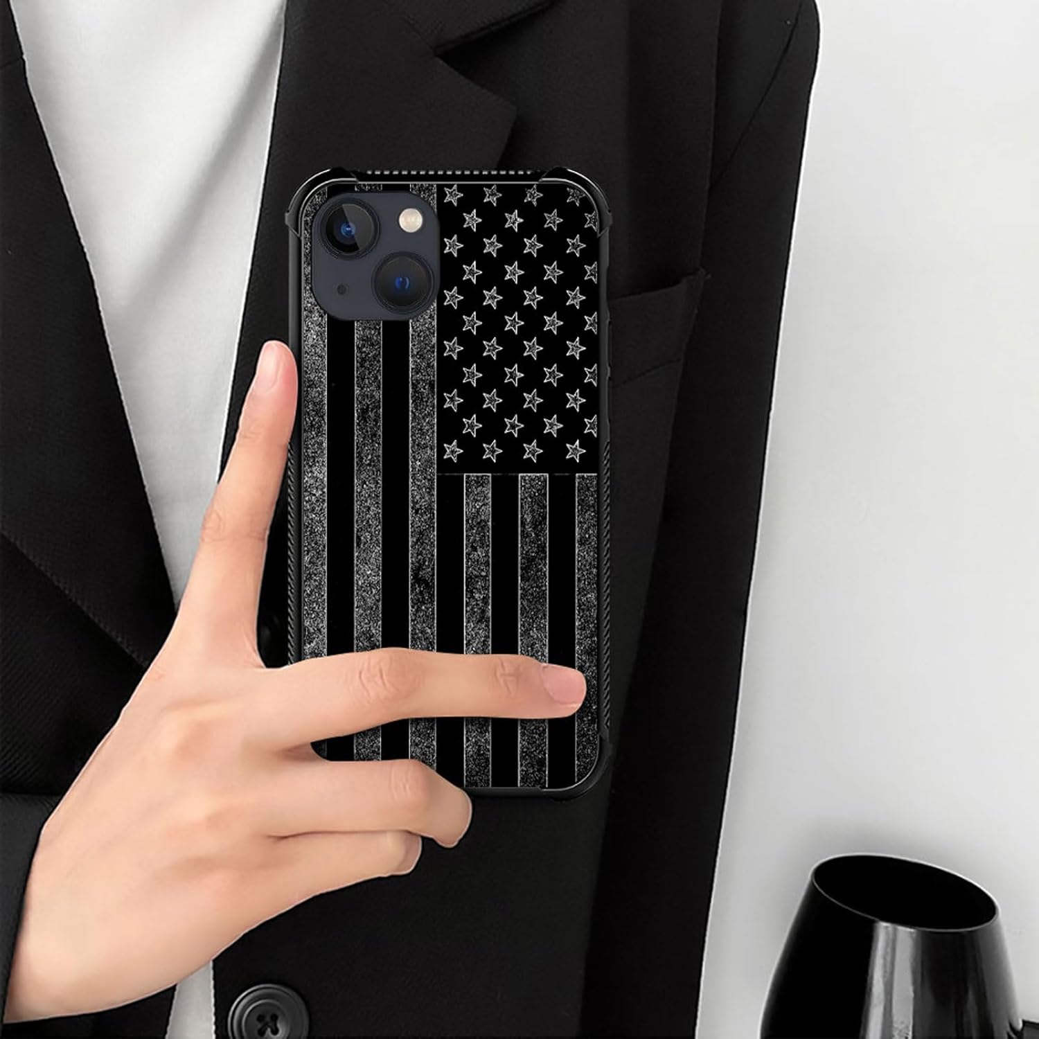 ZHEGAILIAN Funda compatible con iPhone 15 Plus, fundas de bandera estadounidense en blanco y negro, parte trasera de vidrio templado+funda