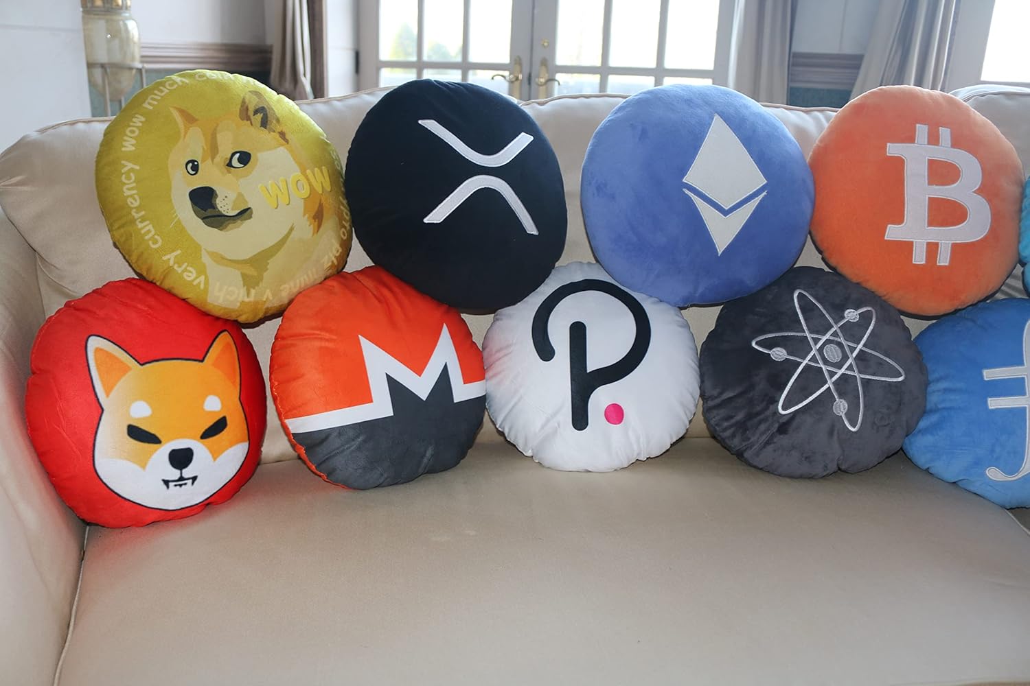 Almohadas Dogecoin  Almohada redonda de peluche criptográfico de BlockCraft.Compra almohada de felpa Doge de 12.6 in