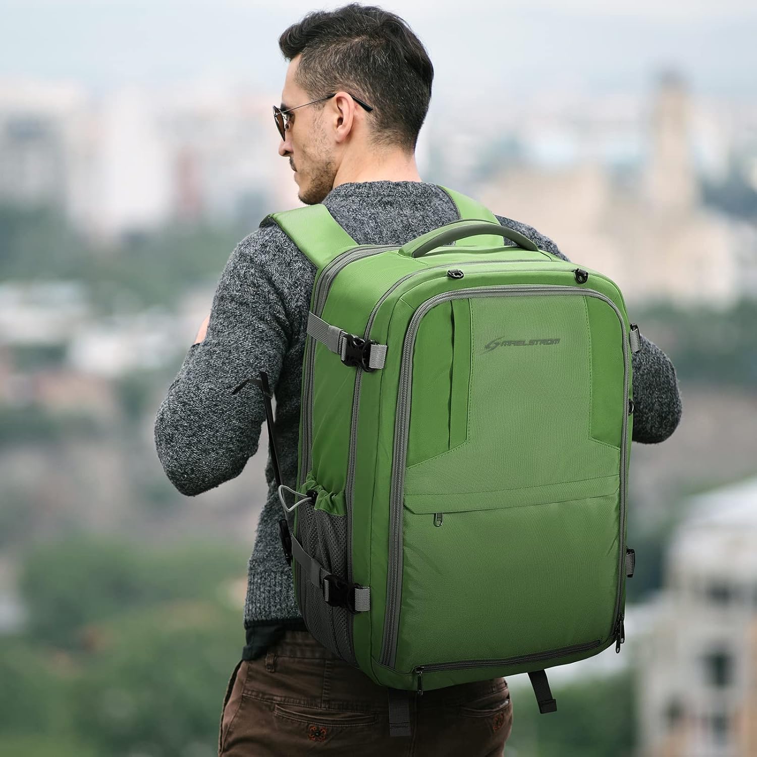 Maelstrom Mochila de equipaje impermeable con bolsa de zapatos oculta, forro polar verde con licencia oficial de star wars silent one crew., 40L,