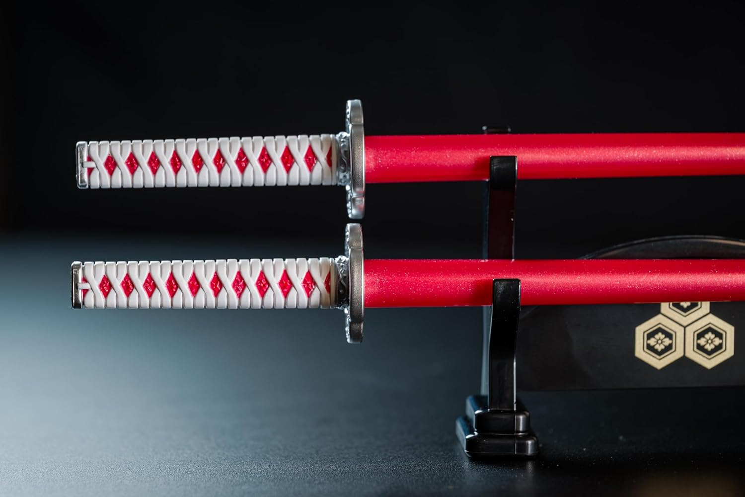 Asai Nagamasa – Palillos japoneses Katana Samurái. 9 pulgadas9.1 in. con soporte de espada tipo palillos y bolsa de espada tipo estuche de cubiertos